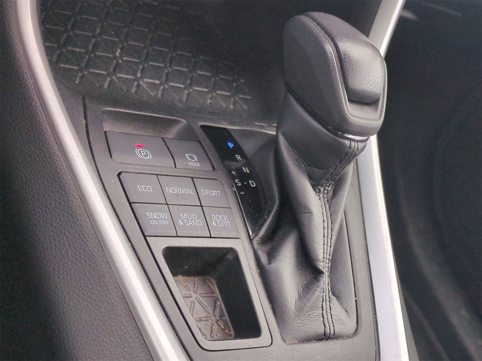 Thumbnail: 2021 Toyota RAV4 - 32