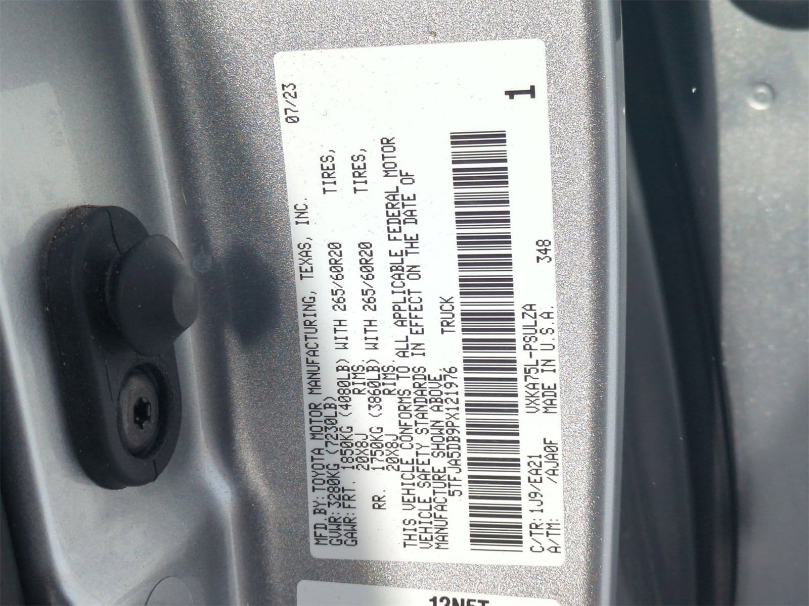 Thumbnail: 2023 Toyota Tundra - 36