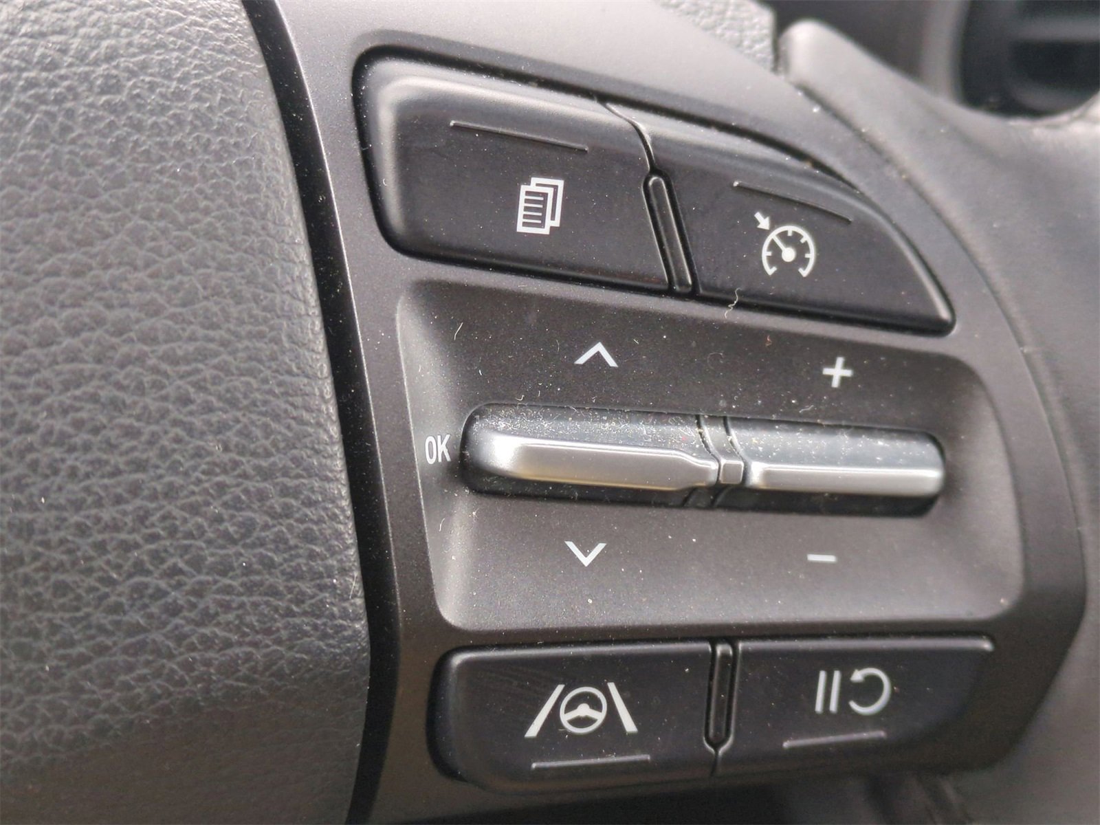 Thumbnail: 2022 Hyundai Kona - 26