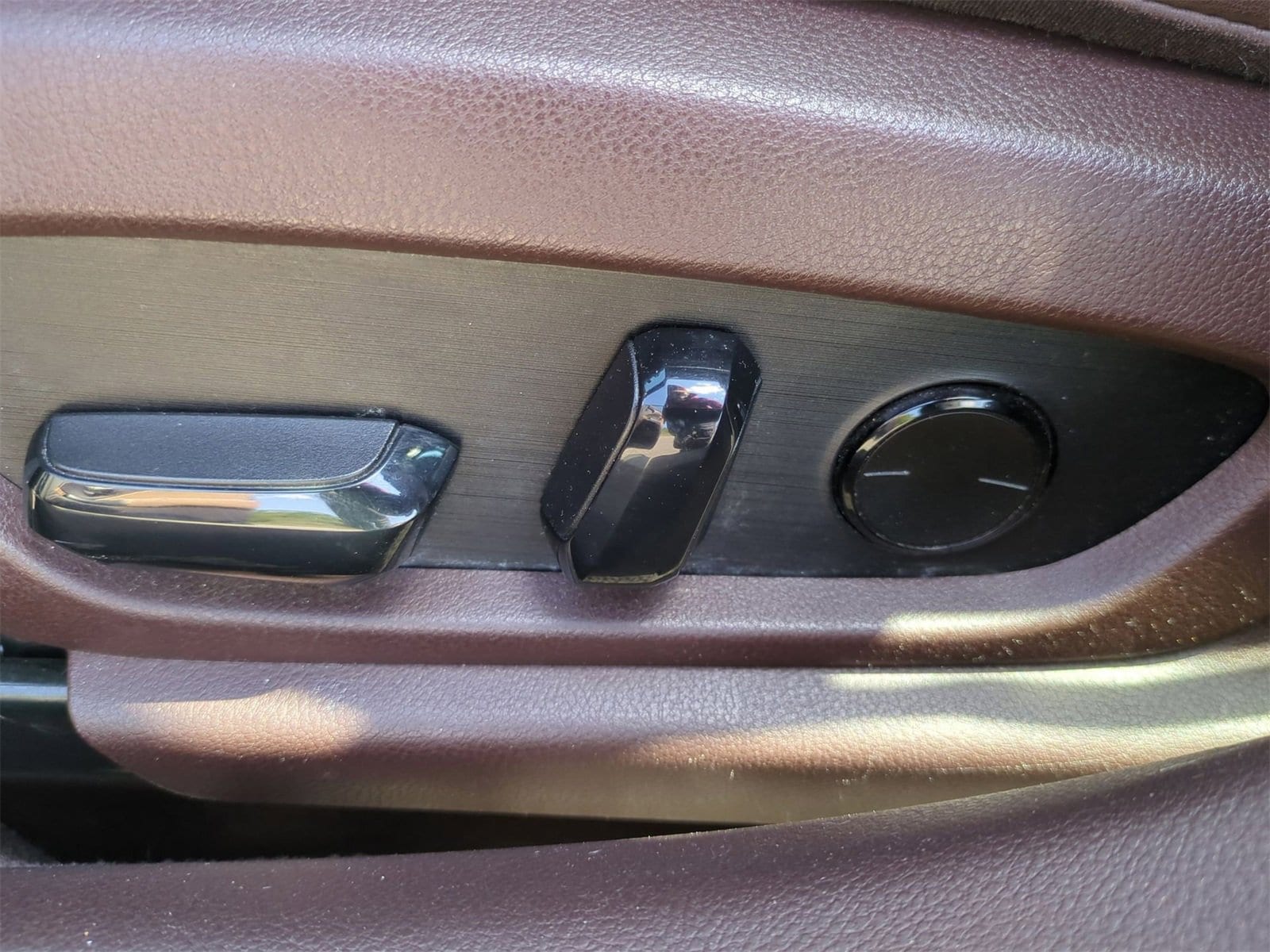 Thumbnail: 2019 Lexus ES - 16