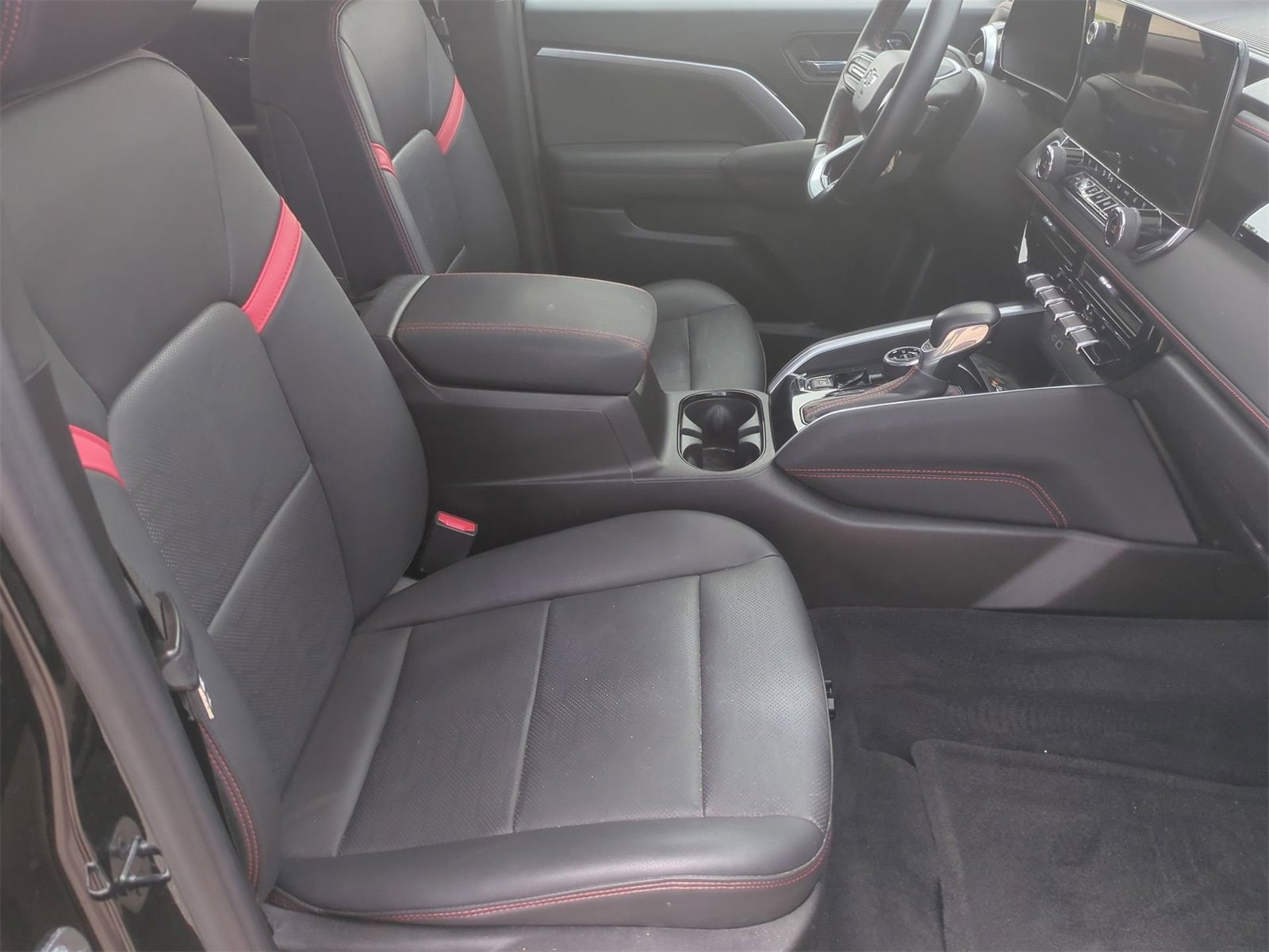 Thumbnail: 2023 Chevrolet Colorado - 23