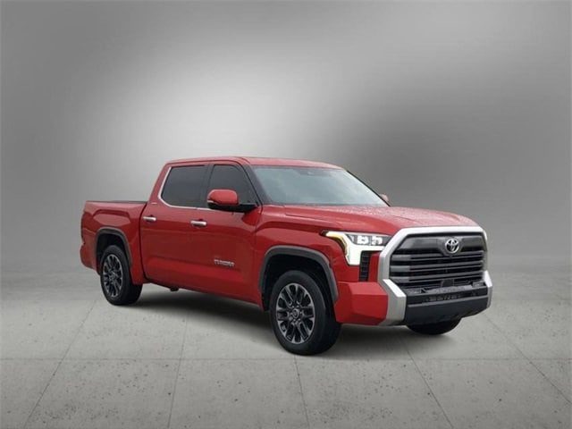 Used 2022 Toyota Tundra Limited with VIN 5TFJA5DB8NX042523 for sale in Farmington, MI