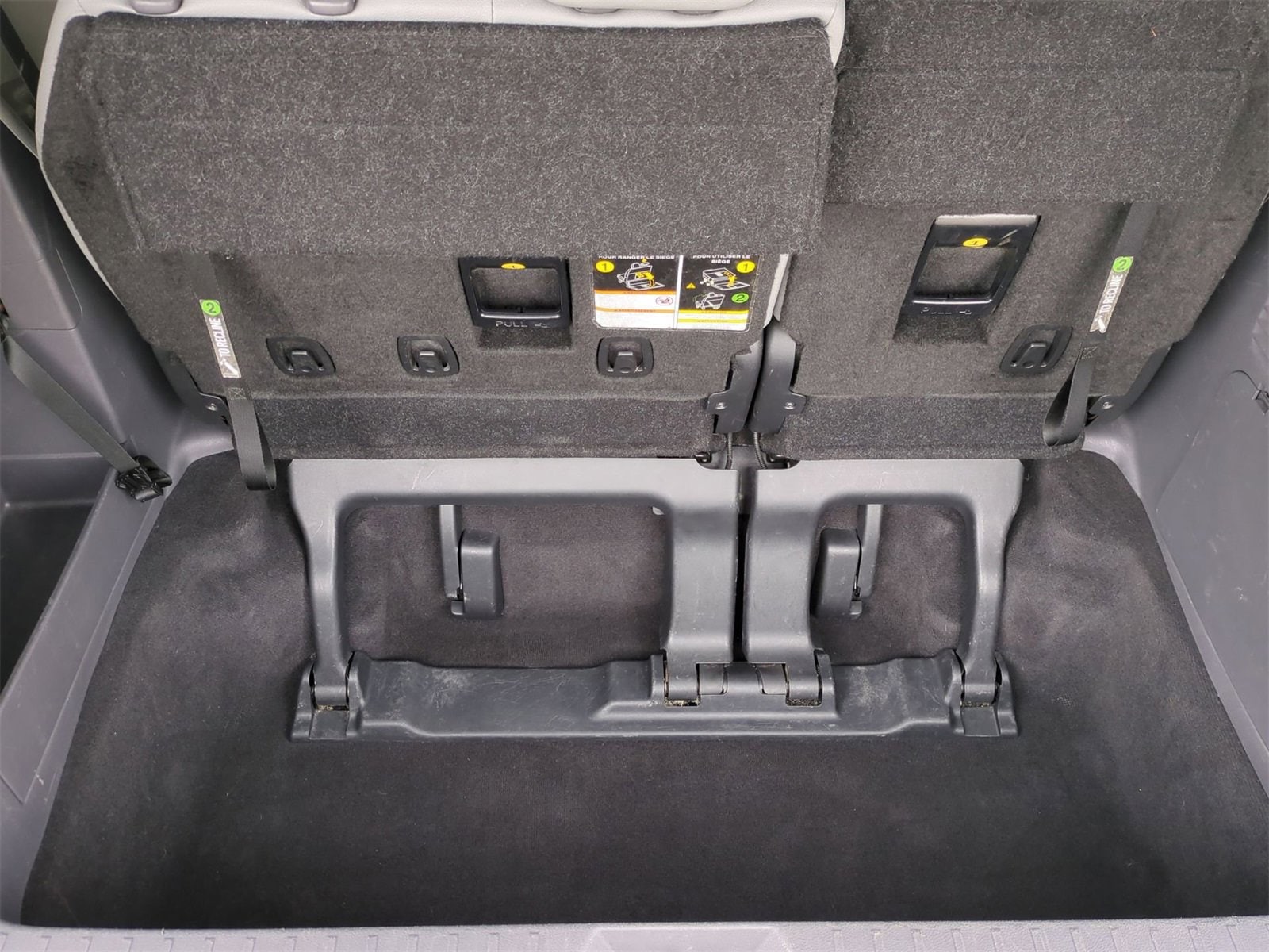 2023 Toyota Sienna XLE 34