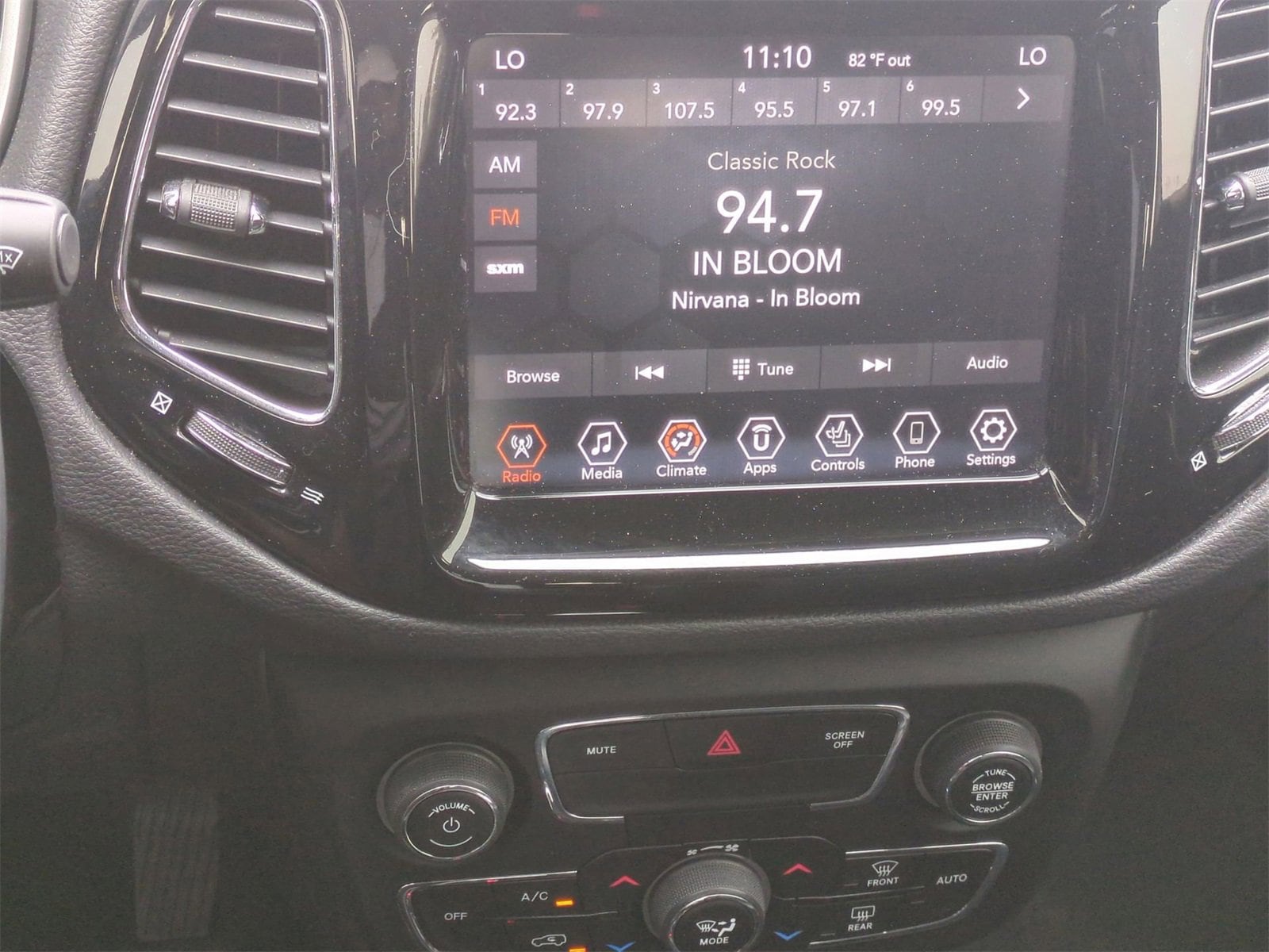 Thumbnail: 2020 Jeep Compass - 29