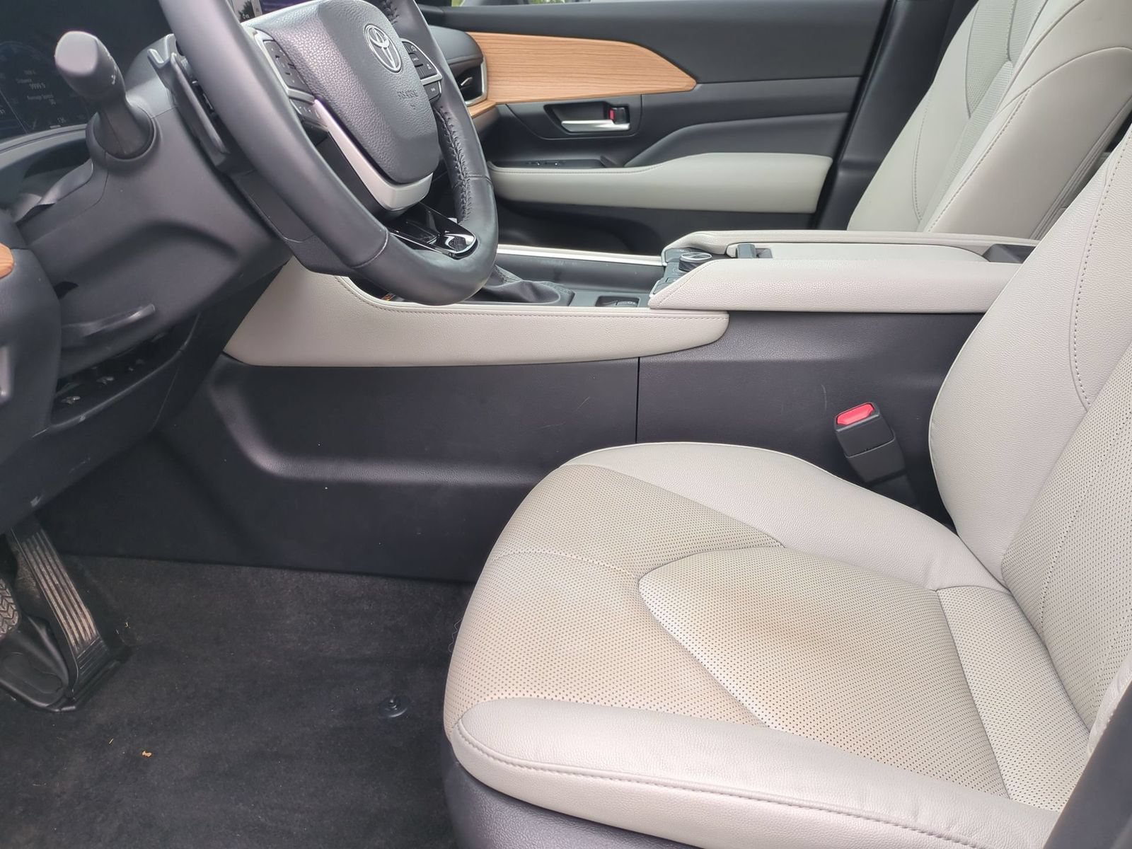 Used 2024 Toyota Grand Highlander For Sale at Suburban Toyota of
