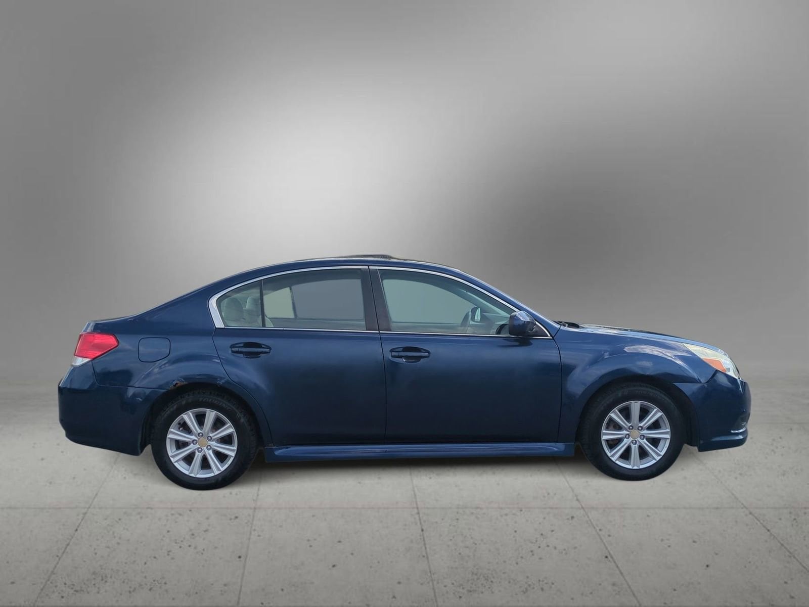 Thumbnail: 2011 Subaru Legacy - 9