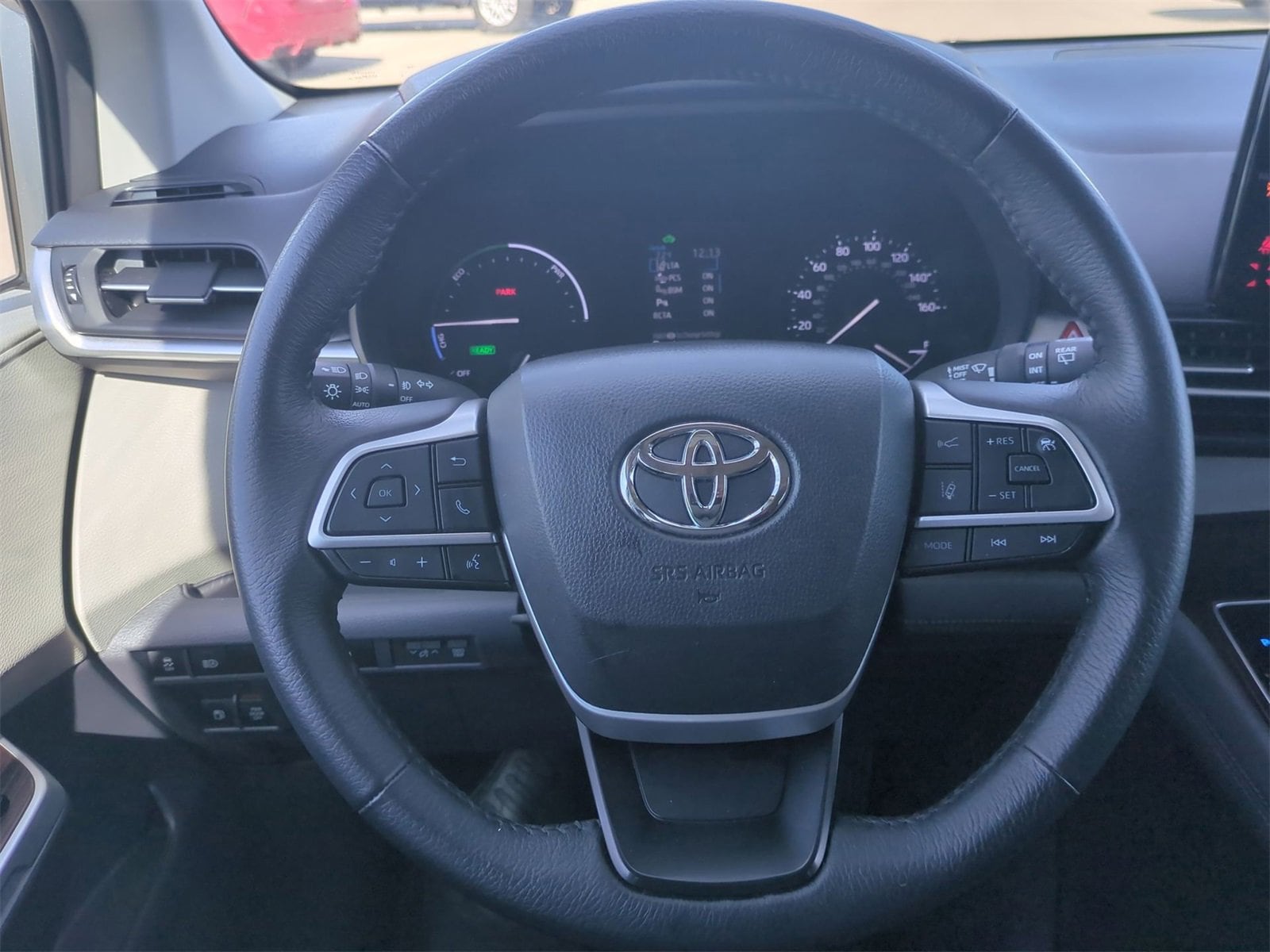 Thumbnail: 2024 Toyota Sienna - 25