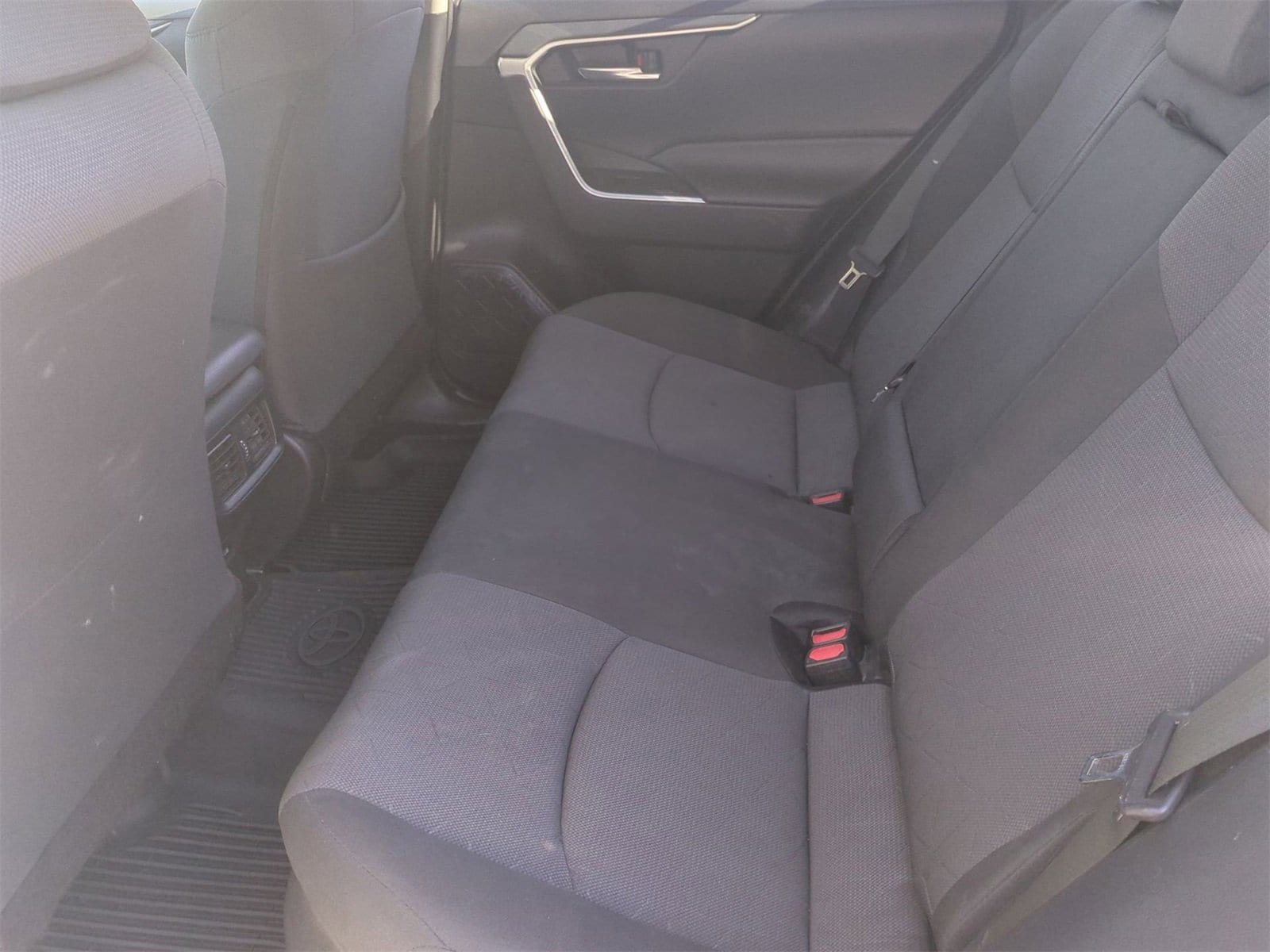 Thumbnail: 2023 Toyota RAV4 - 20