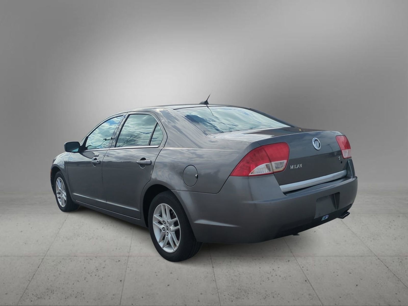 Thumbnail: 2010 Mercury Milan - 6