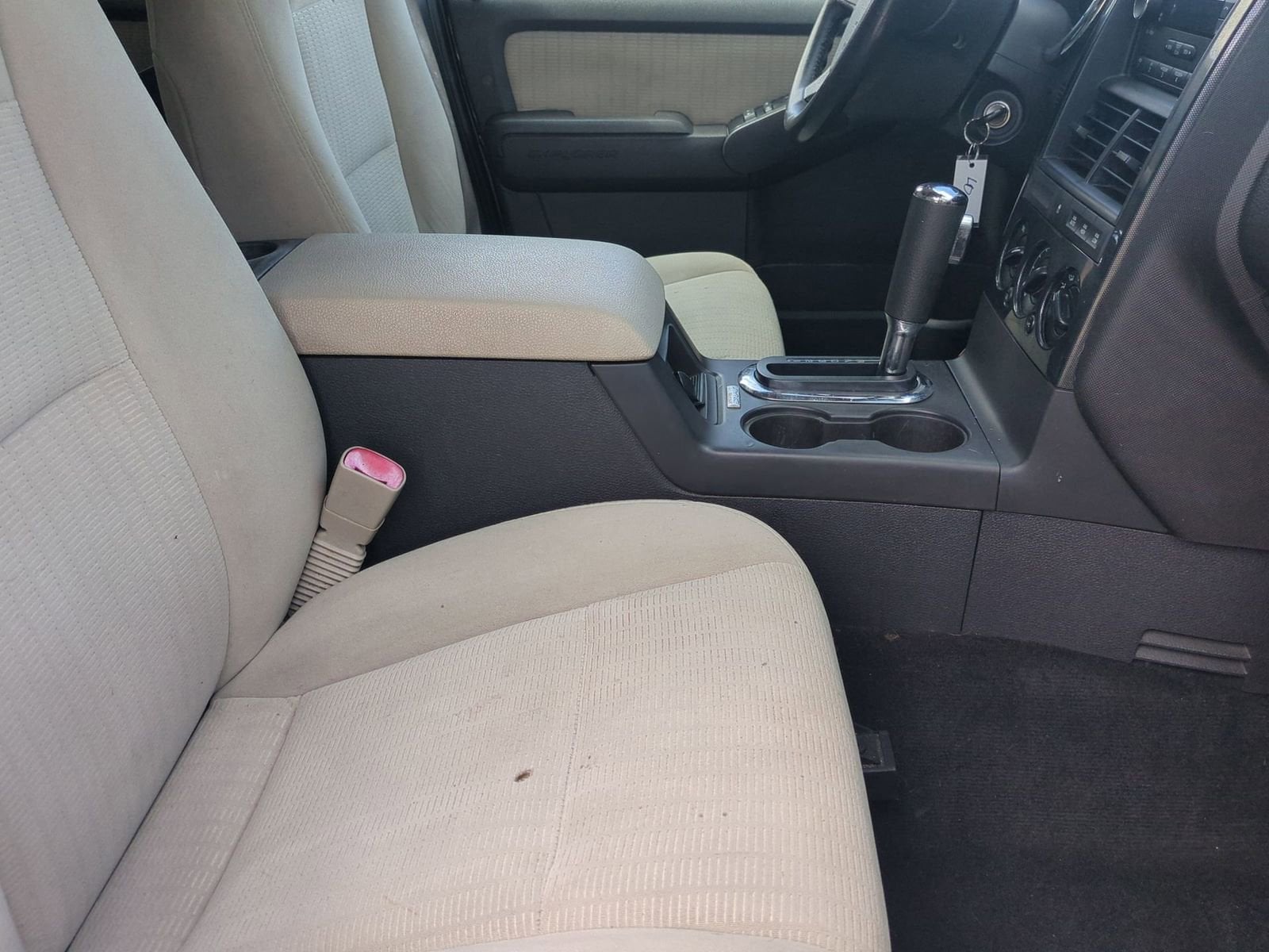 Thumbnail: 2008 Ford Explorer - 21