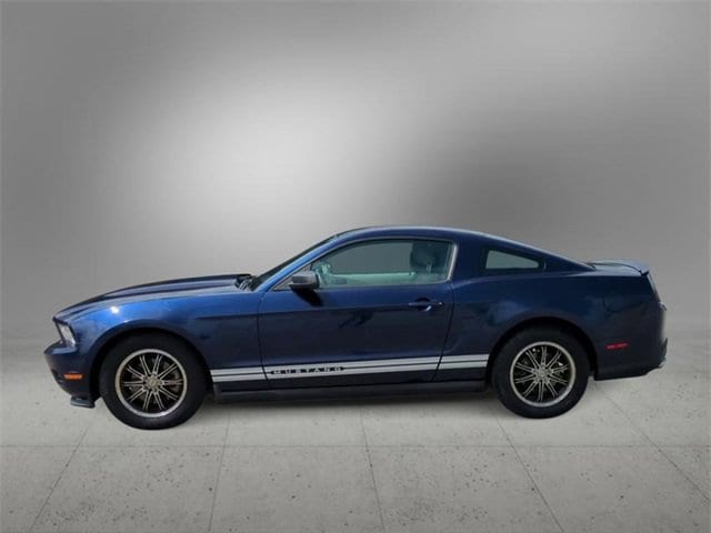 2011 Ford Mustang Base 5