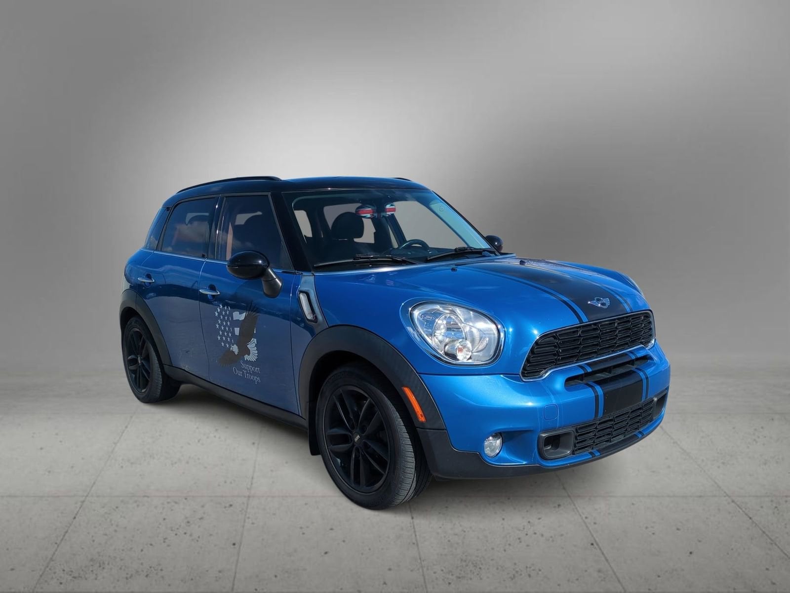 Thumbnail: 2014 MINI Cooper Countryman - 2