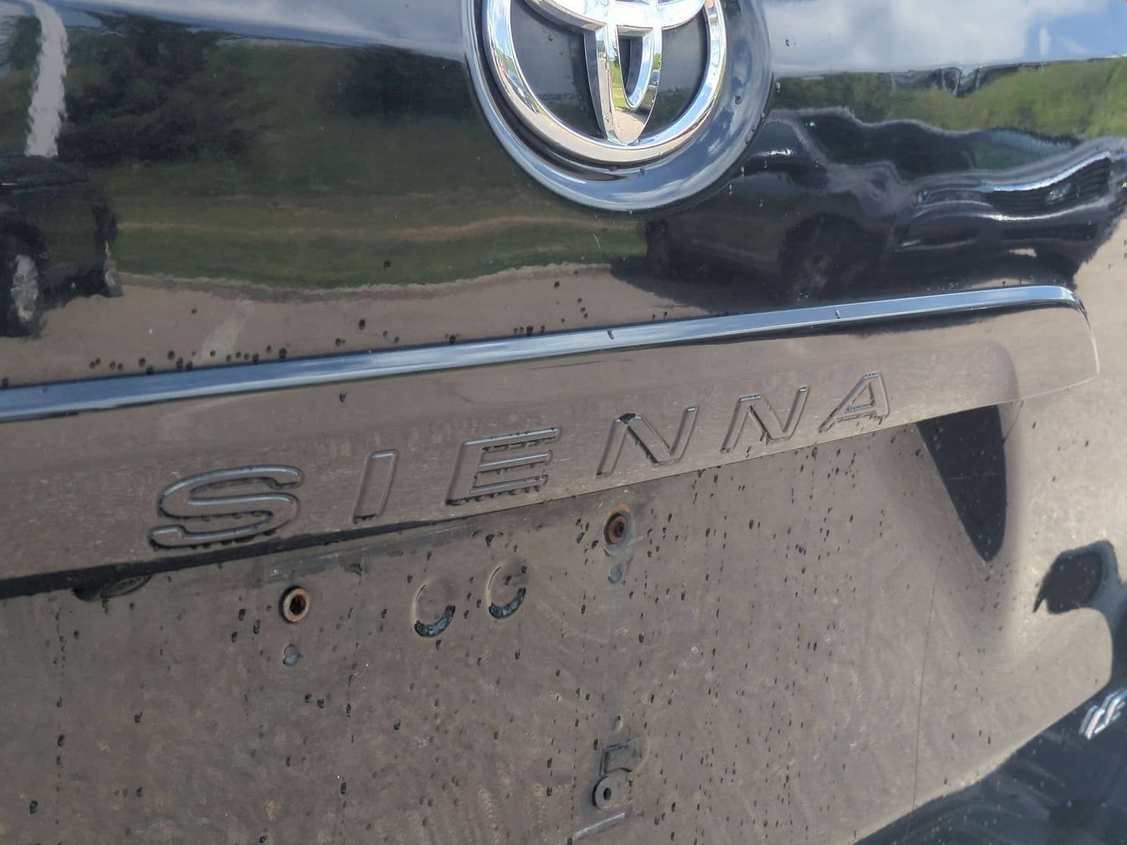 Thumbnail: 2019 Toyota Sienna - 13
