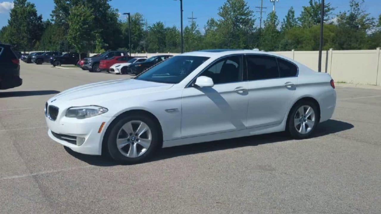Thumbnail: 2011 BMW 5 Series - 4