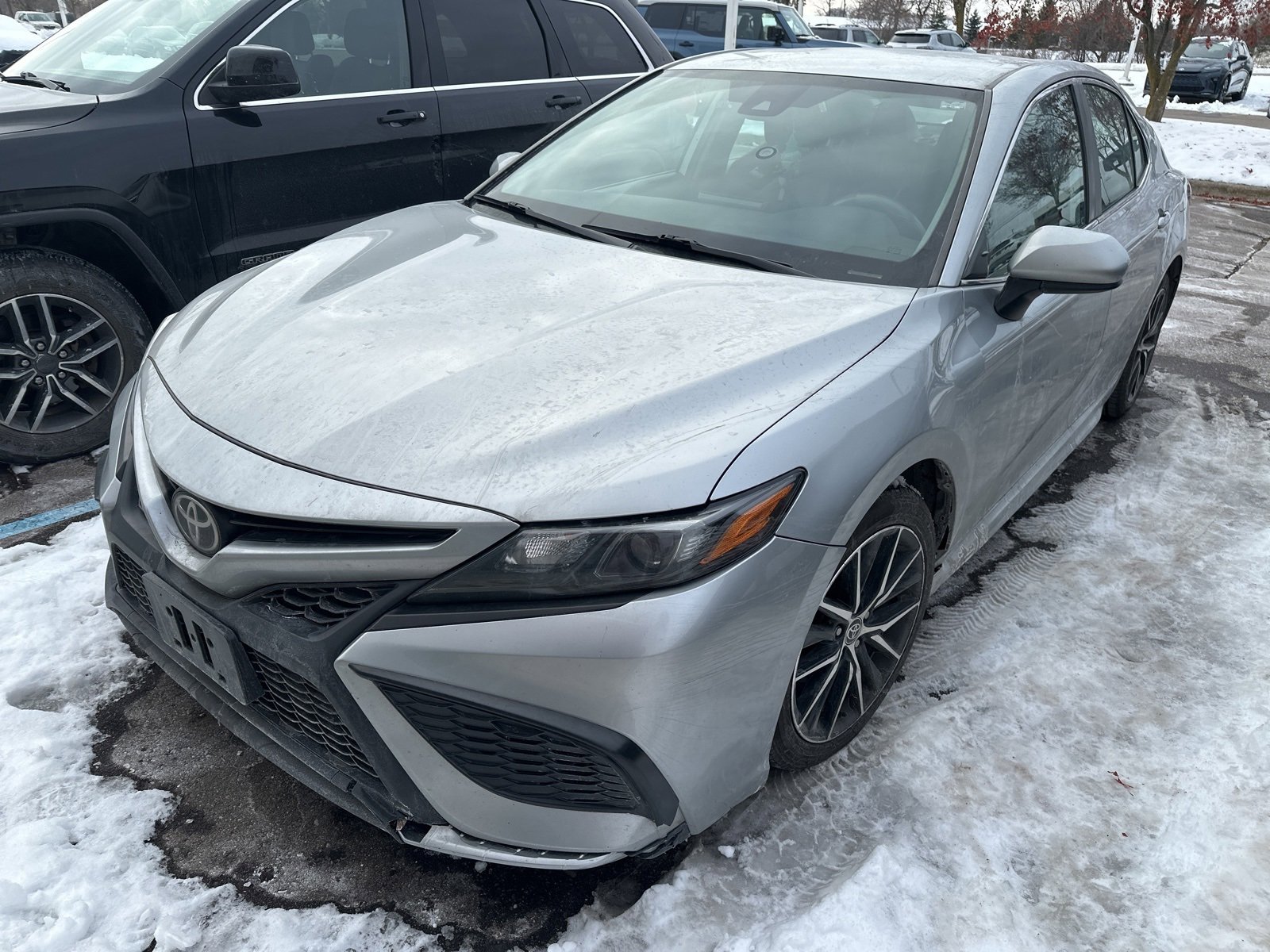2021 Toyota Camry SE's photo