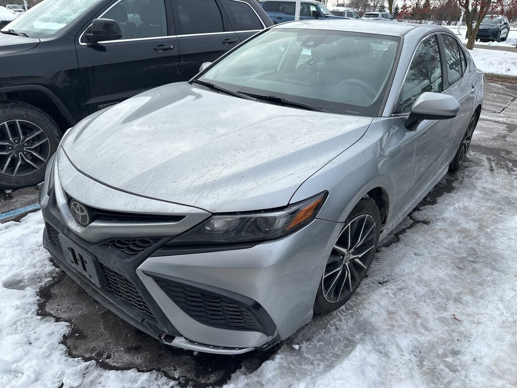 Used 2021 Toyota Camry SE Sedan