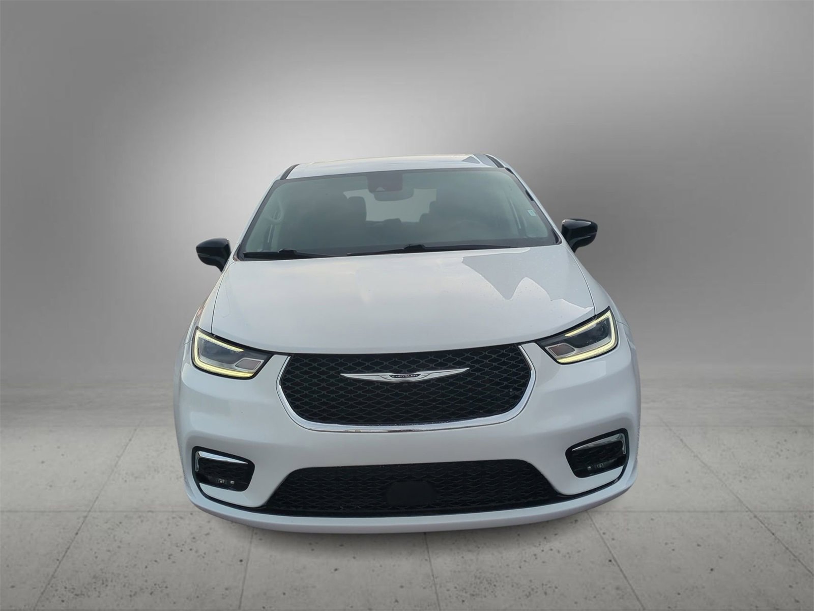 2024 Chrysler Pacifica Touring L photo 3