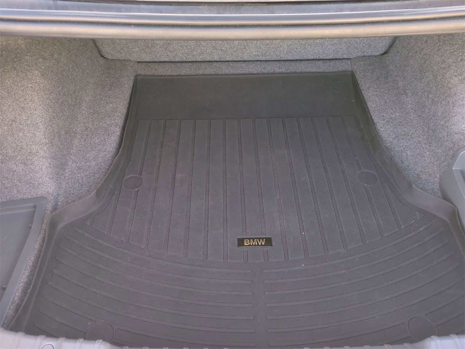 Thumbnail: 2011 BMW 3 Series - 33