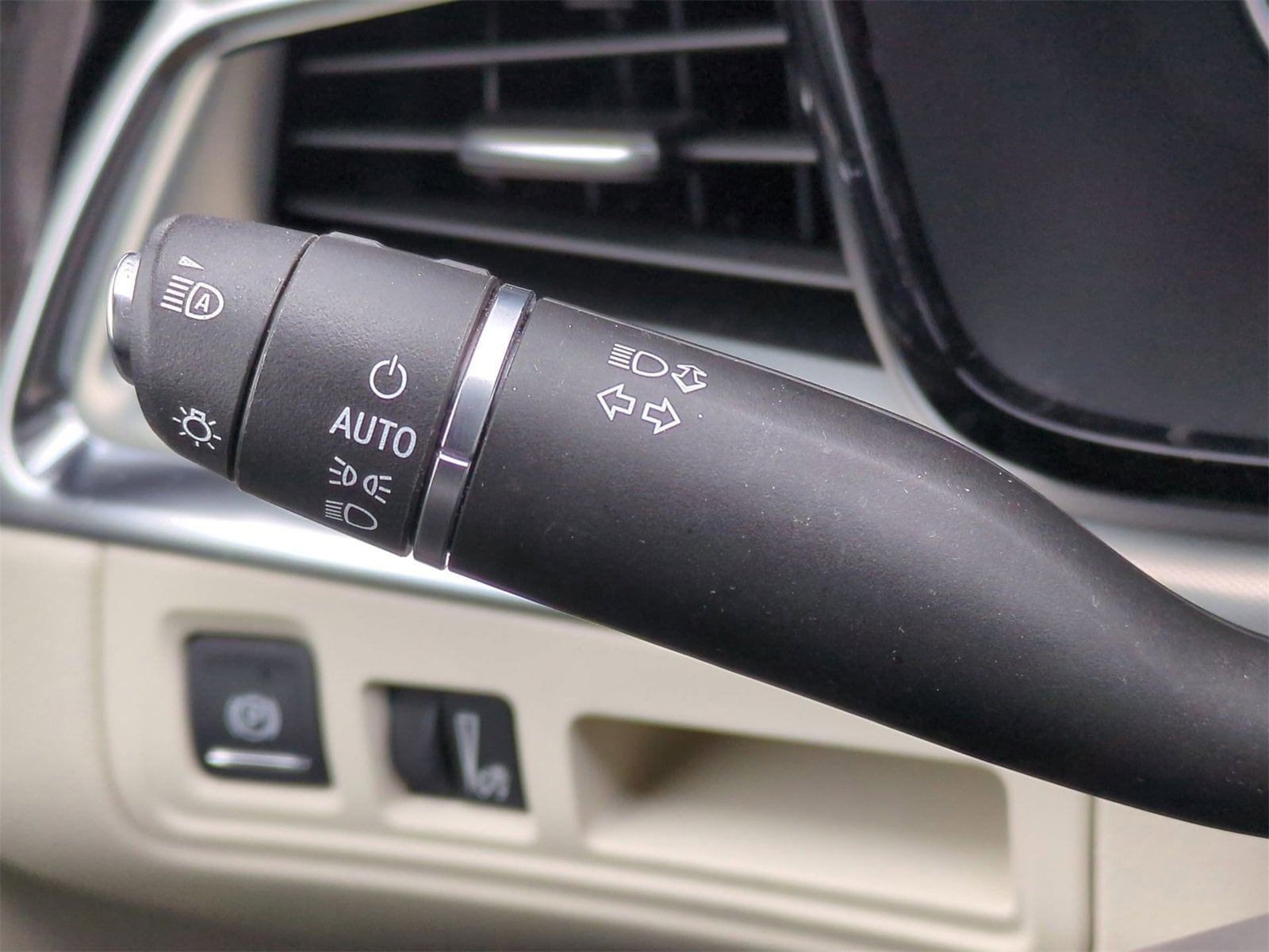 Thumbnail: 2022 Cadillac XT5 - 28