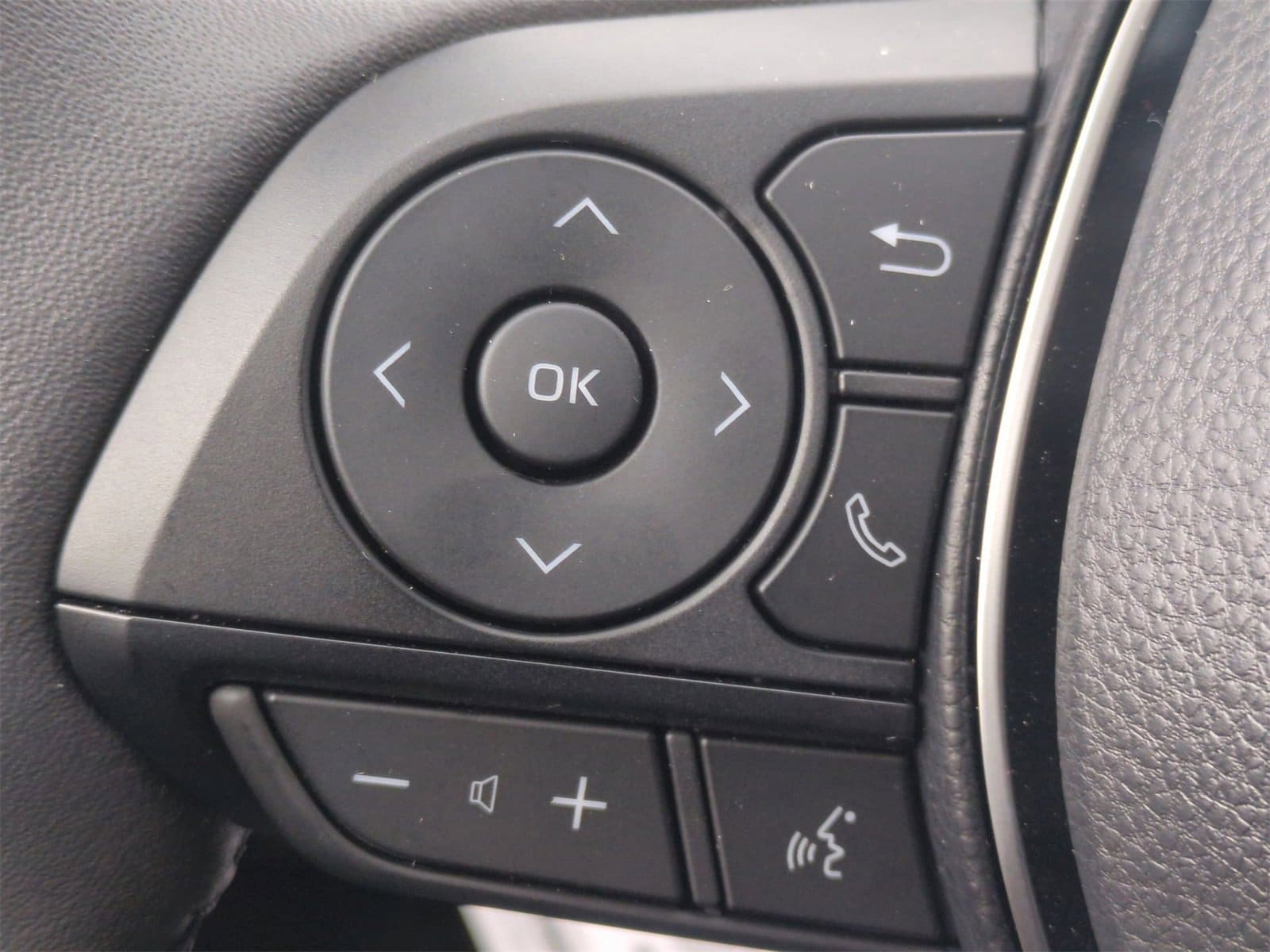 Thumbnail: 2025 Toyota RAV4 - 25