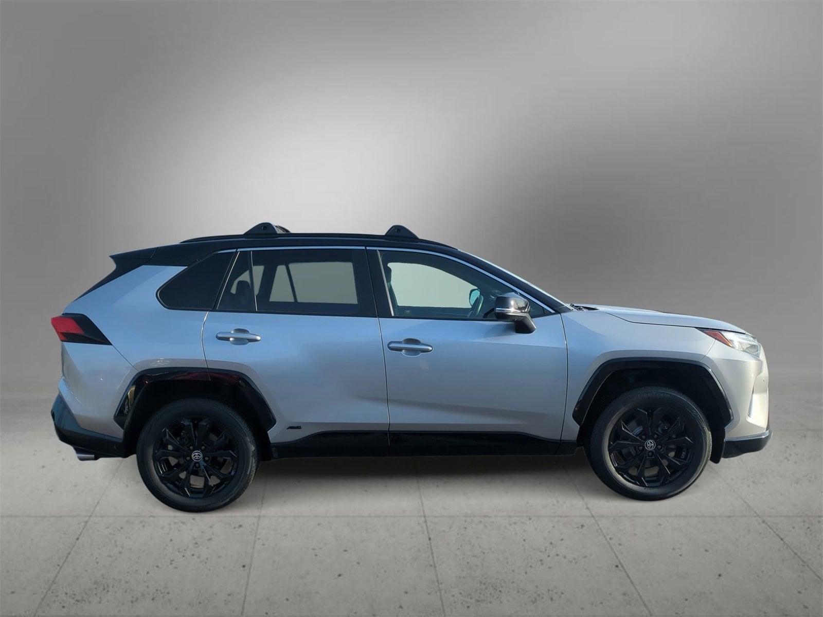 Thumbnail: 2022 Toyota RAV4 - 9