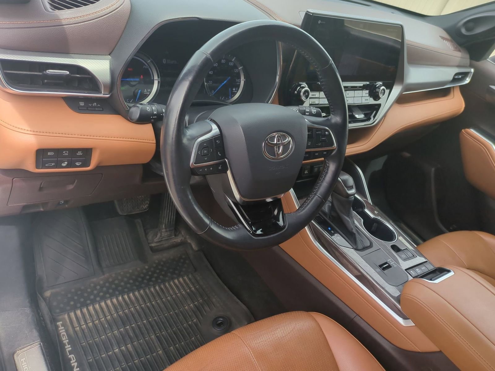 Thumbnail: 2021 Toyota Highlander - 10