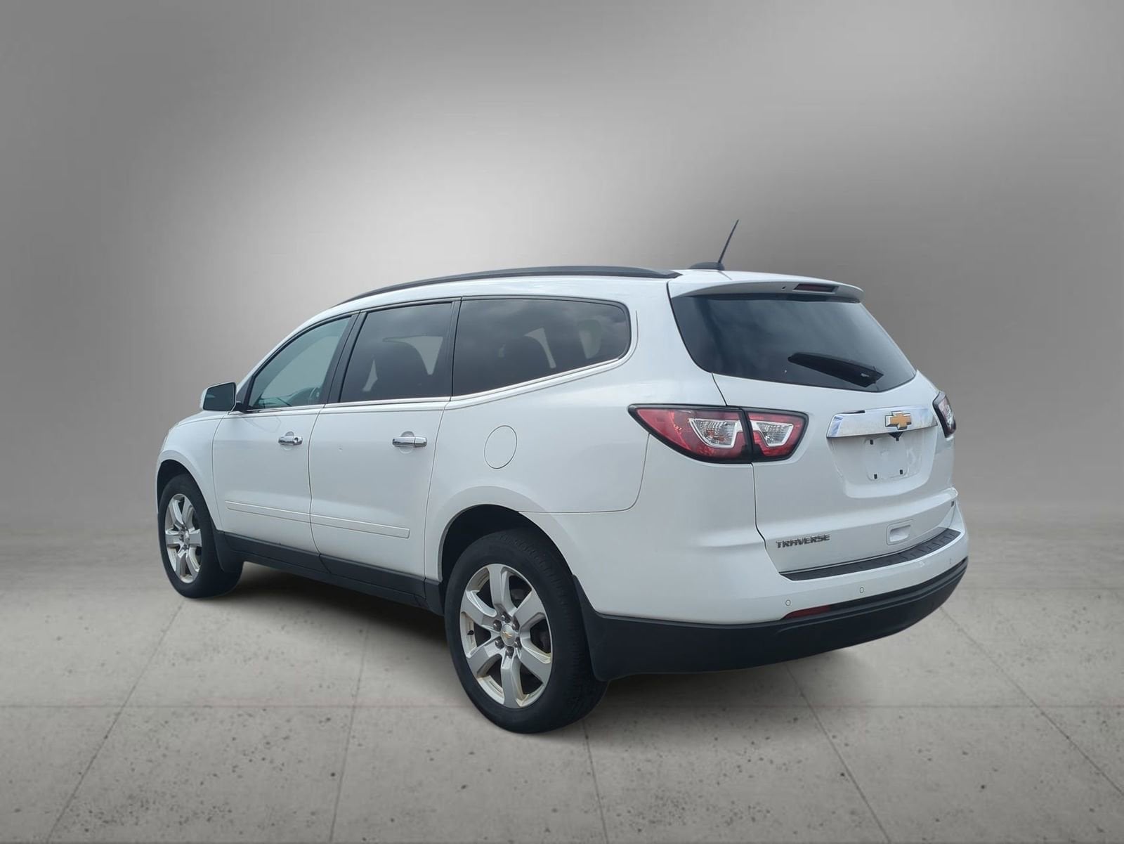 Thumbnail: 2017 Chevrolet Traverse - 6