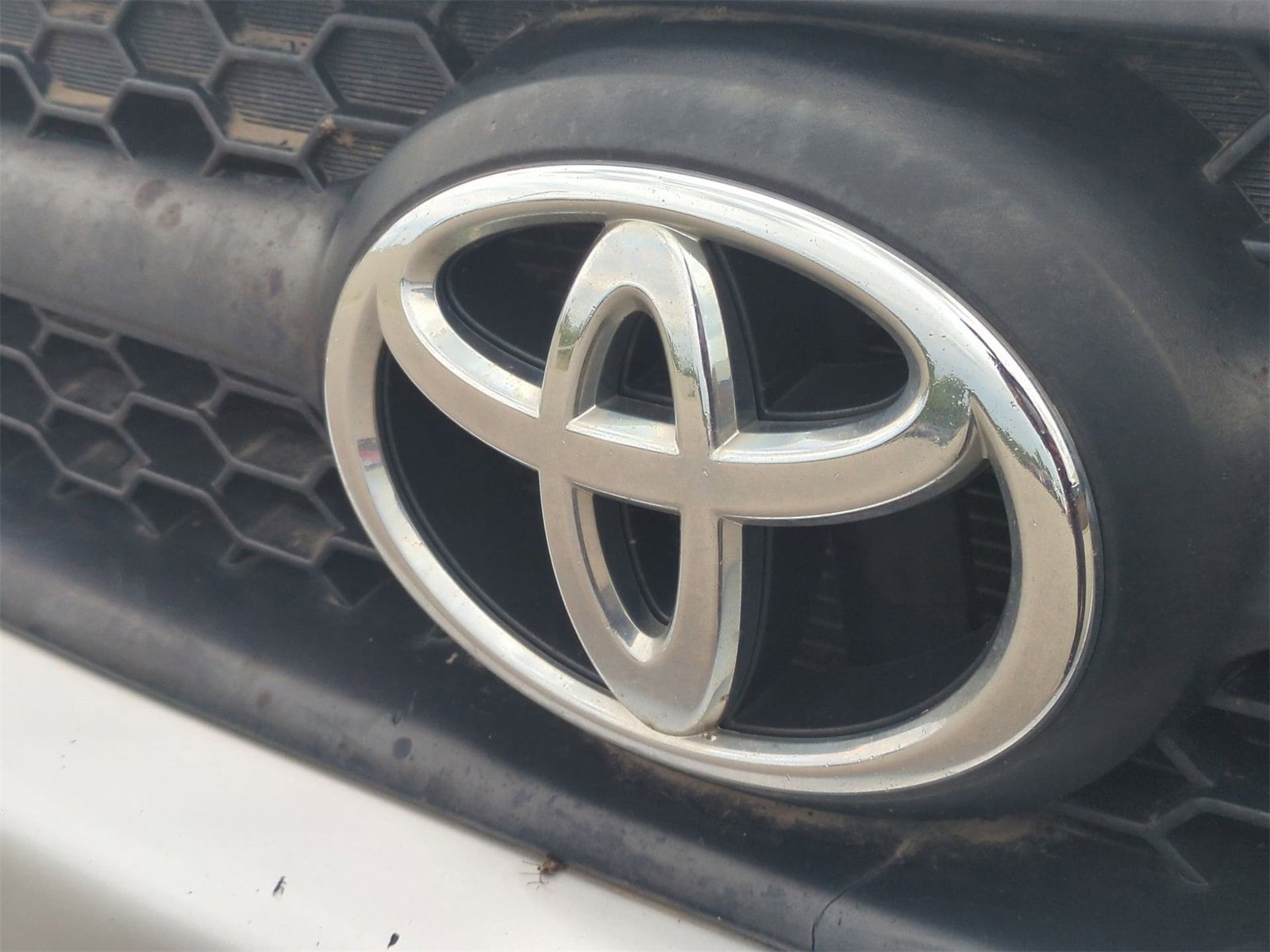 Thumbnail: 2011 Toyota RAV4 - 12