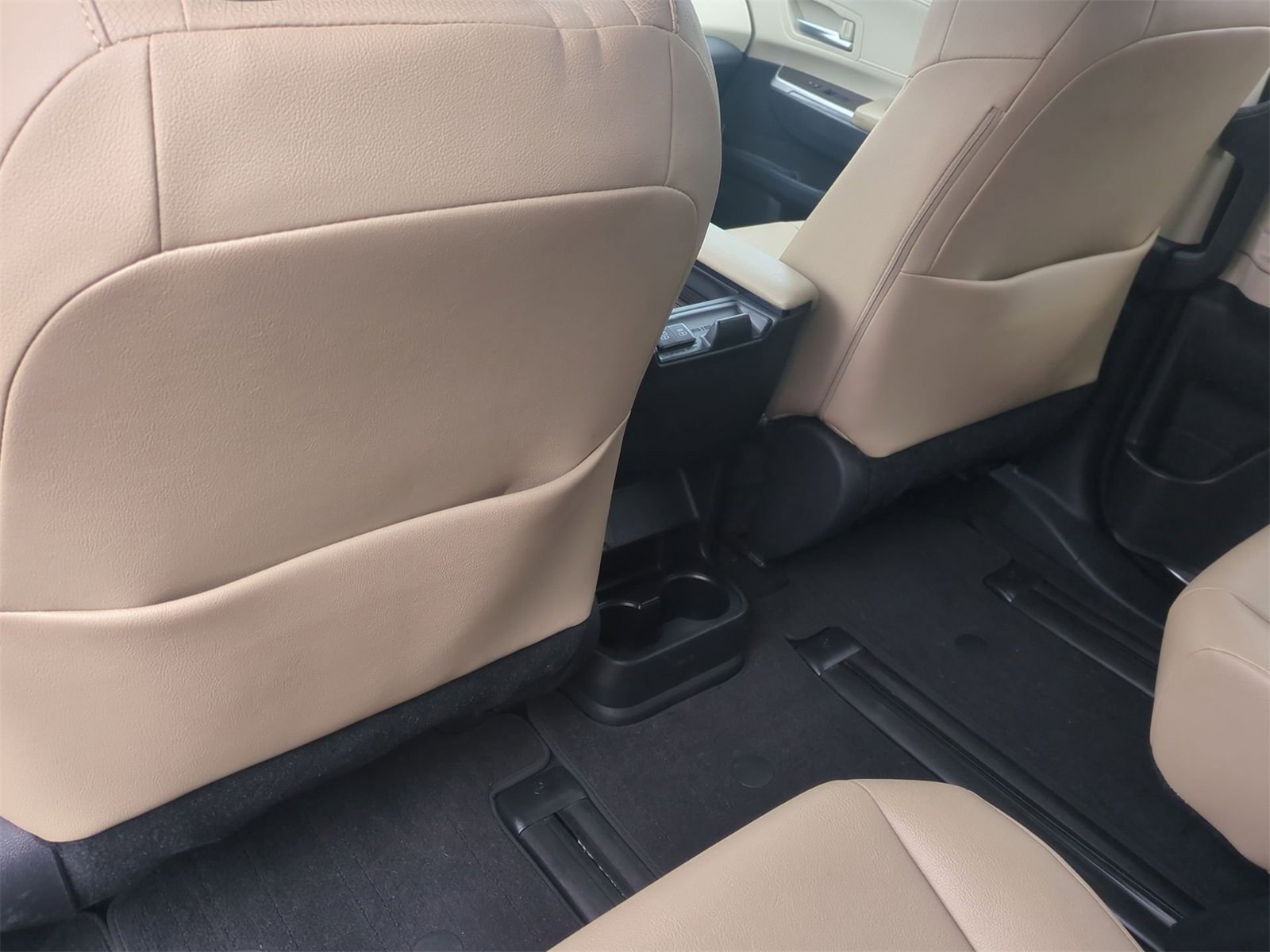 Thumbnail: 2022 Toyota Sienna - 18