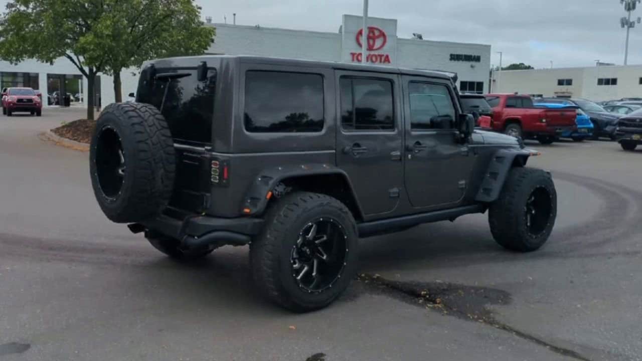 Thumbnail: 2016 Jeep Wrangler - 8