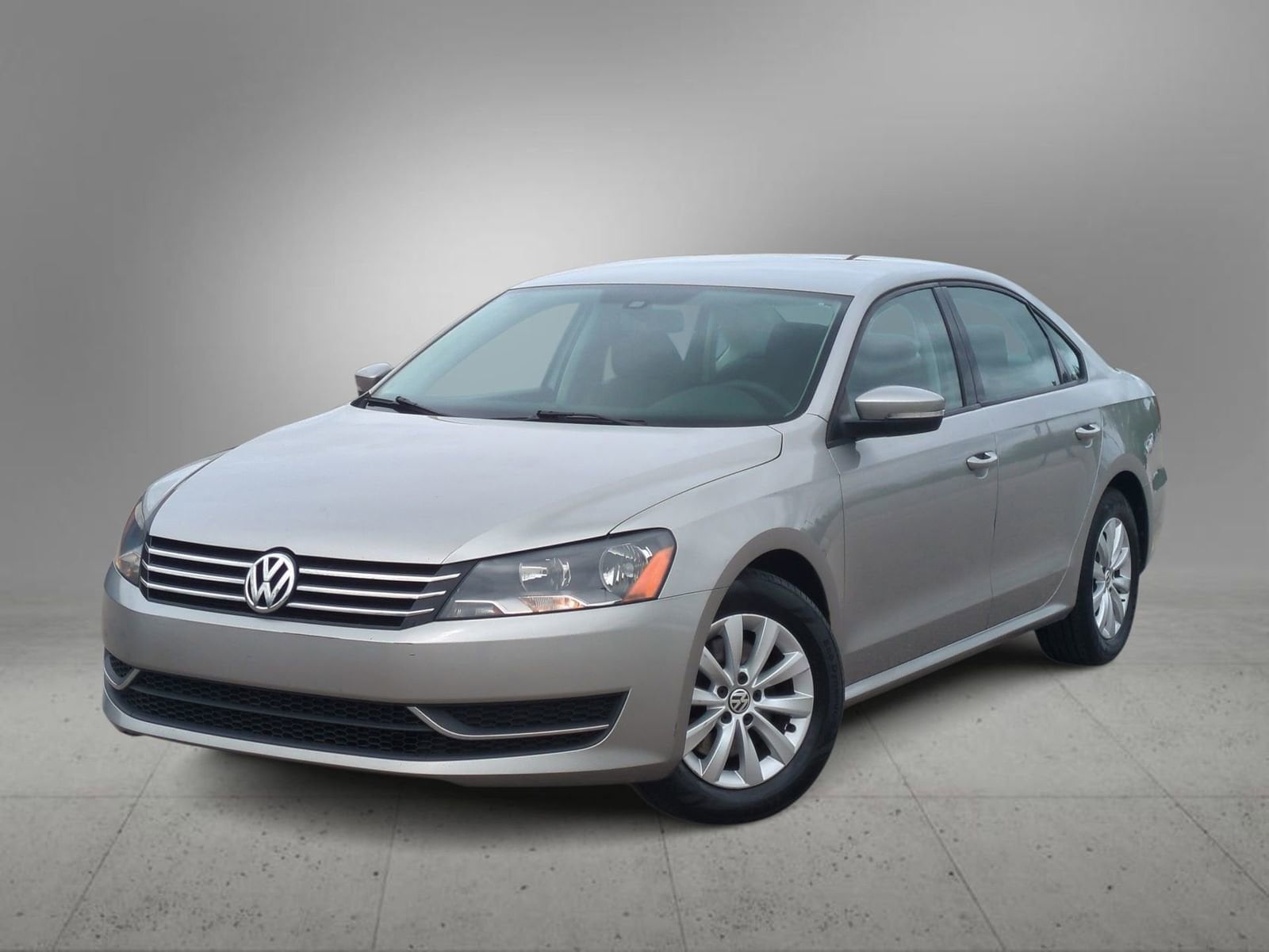 Thumbnail: 2013 Volkswagen Passat - 1