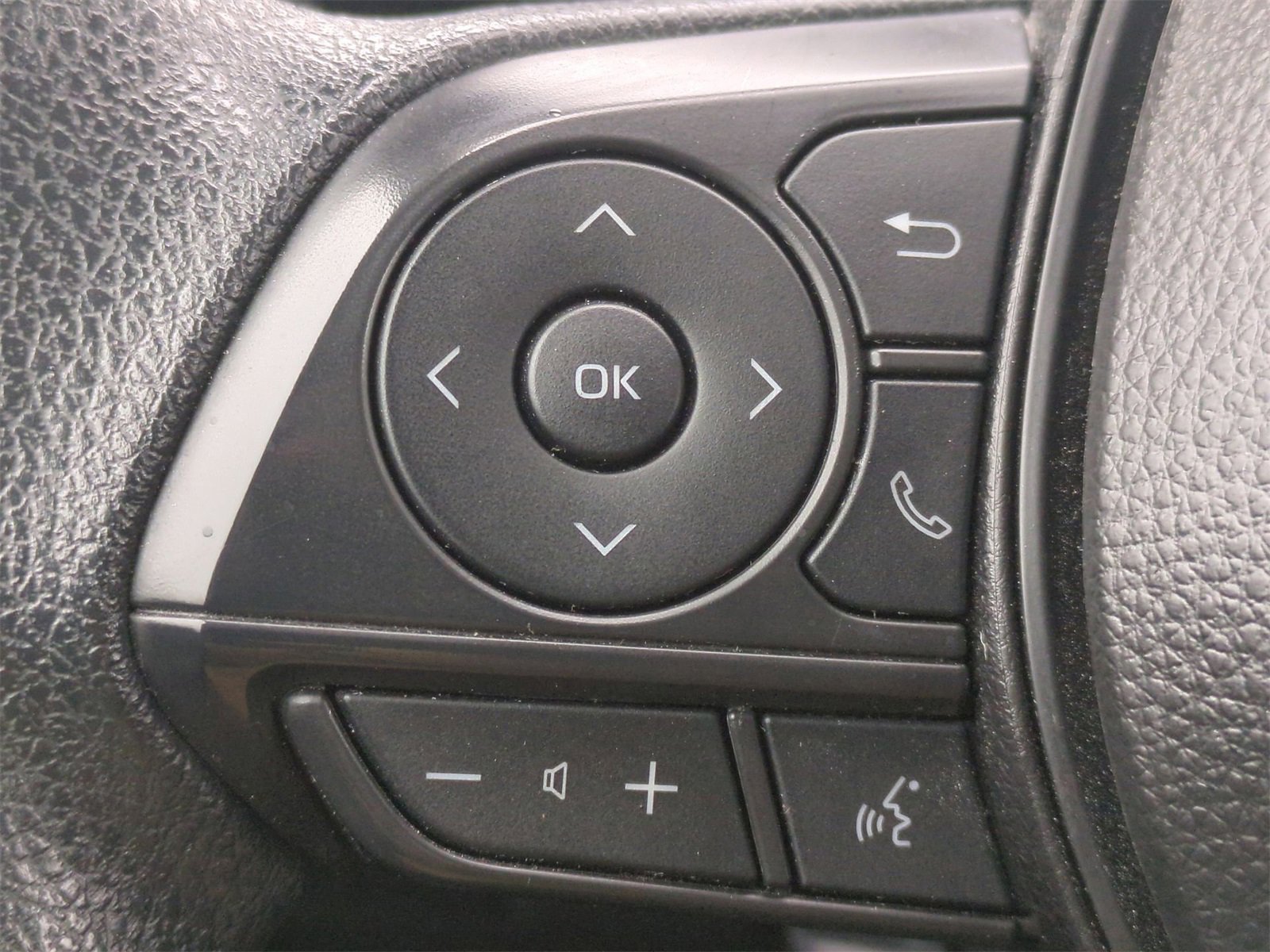 Thumbnail: 2025 Toyota Corolla - 23