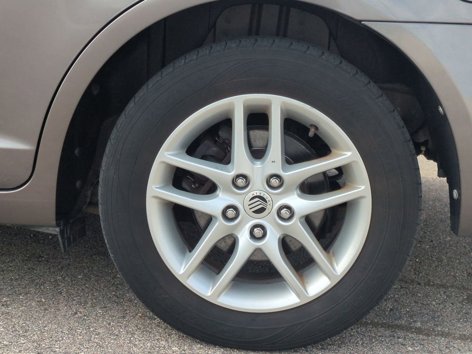 Thumbnail: 2010 Mercury Milan - 14