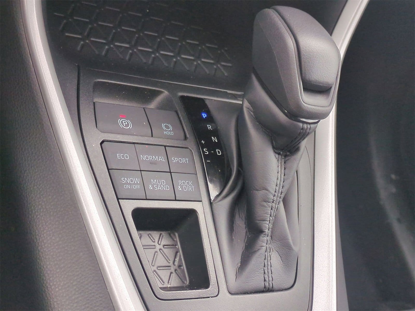 Thumbnail: 2025 Toyota RAV4 - 32