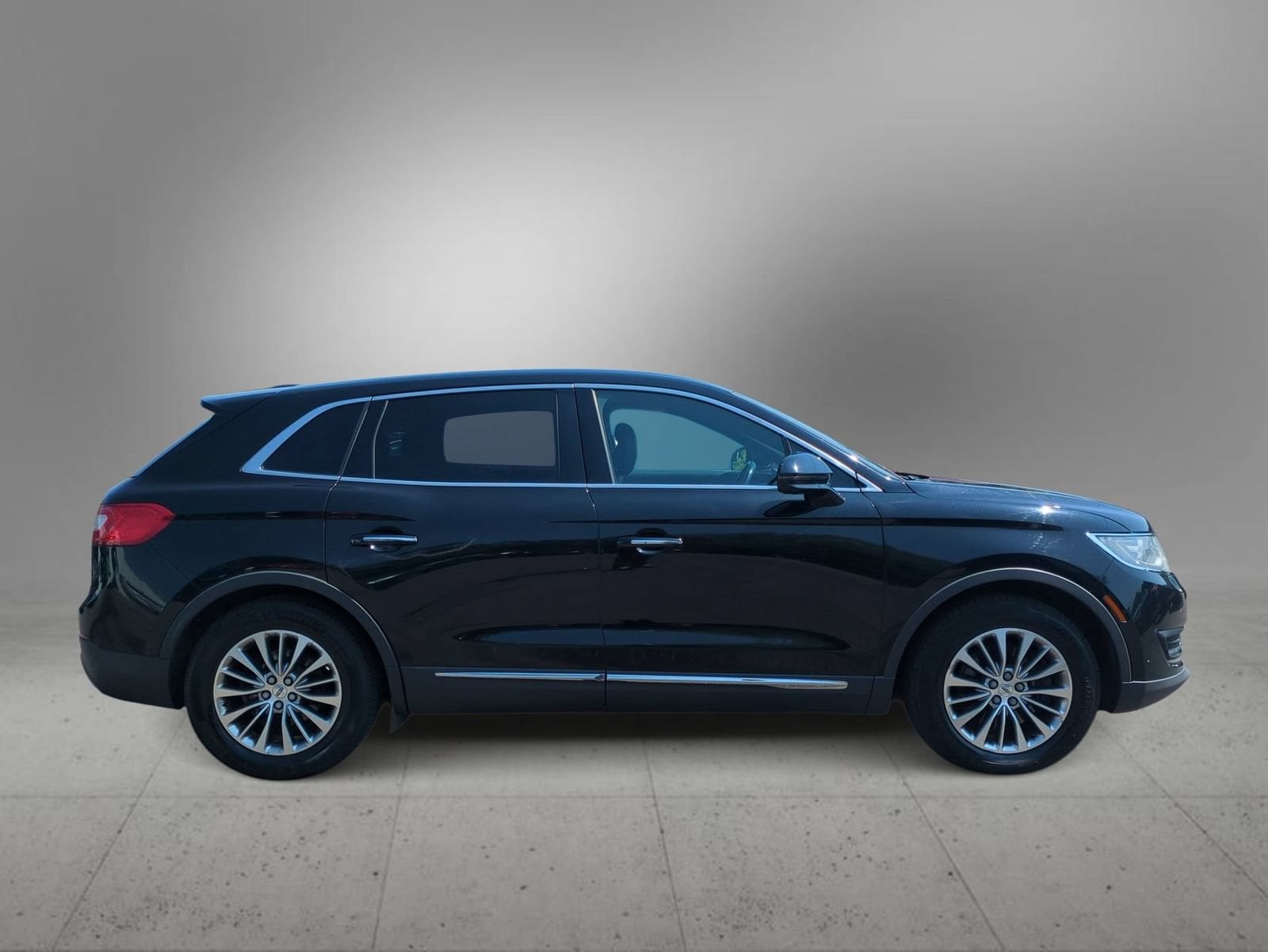 Thumbnail: 2016 Lincoln MKX - 9