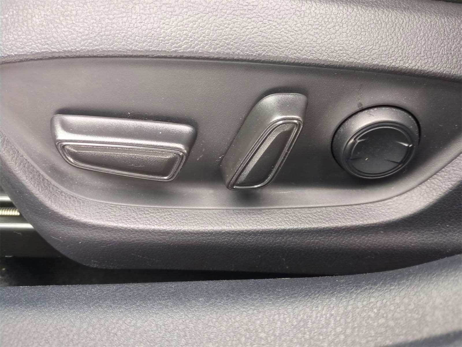 Thumbnail: 2022 Toyota Camry - 17