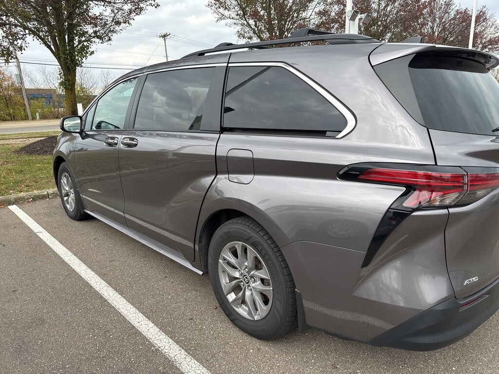 Used 2022 Toyota Sienna LE 8 Passenger Van Passenger Van