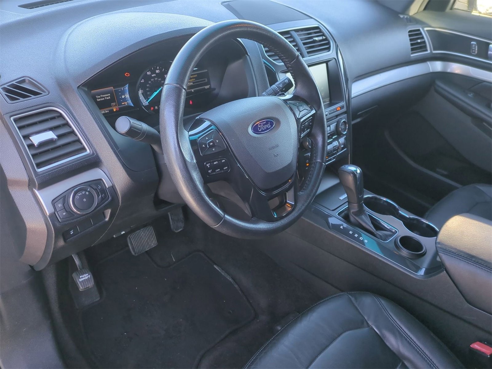 Thumbnail: 2016 Ford Explorer - 10