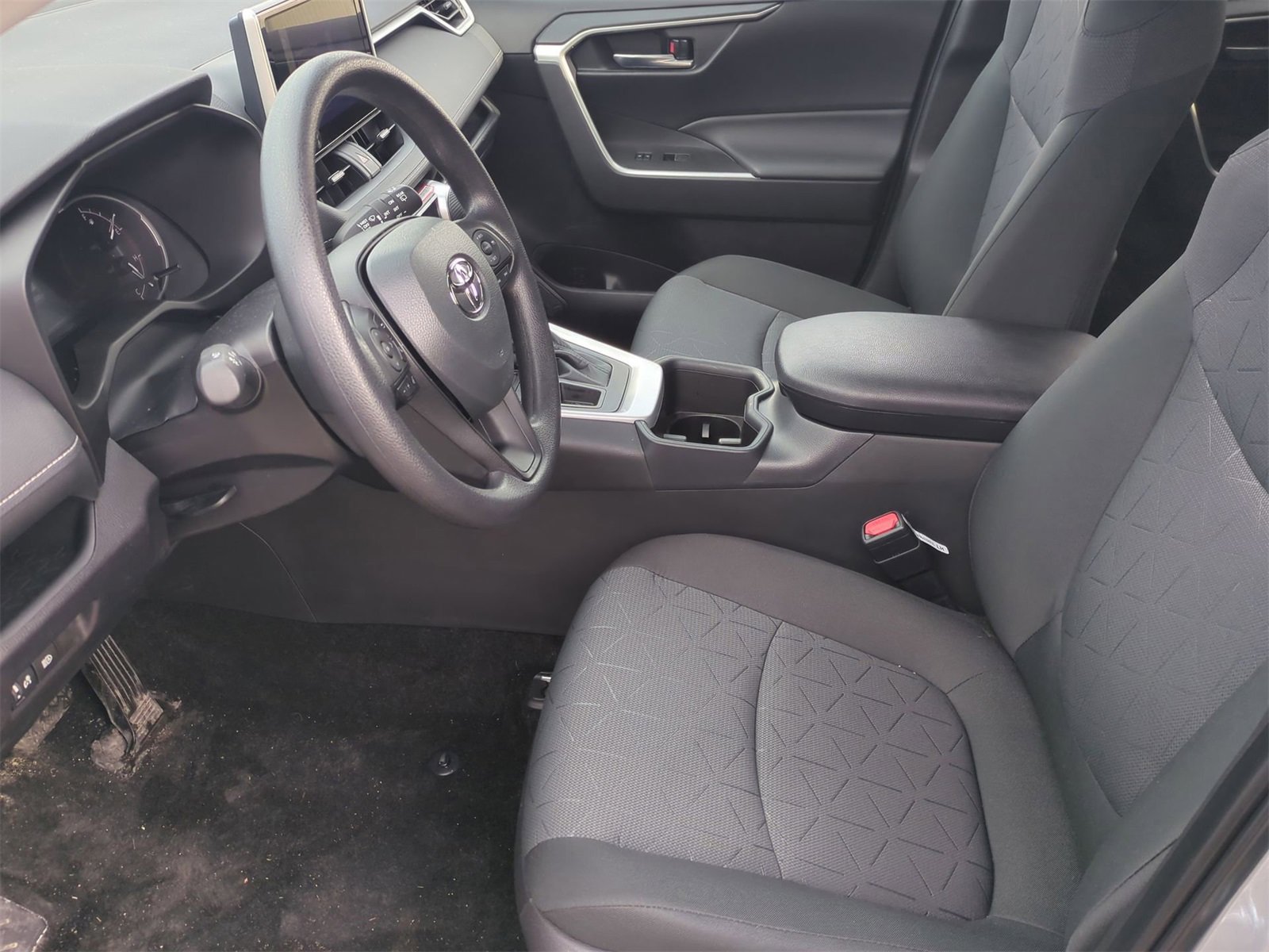 Thumbnail: 2025 Toyota RAV4 - 16