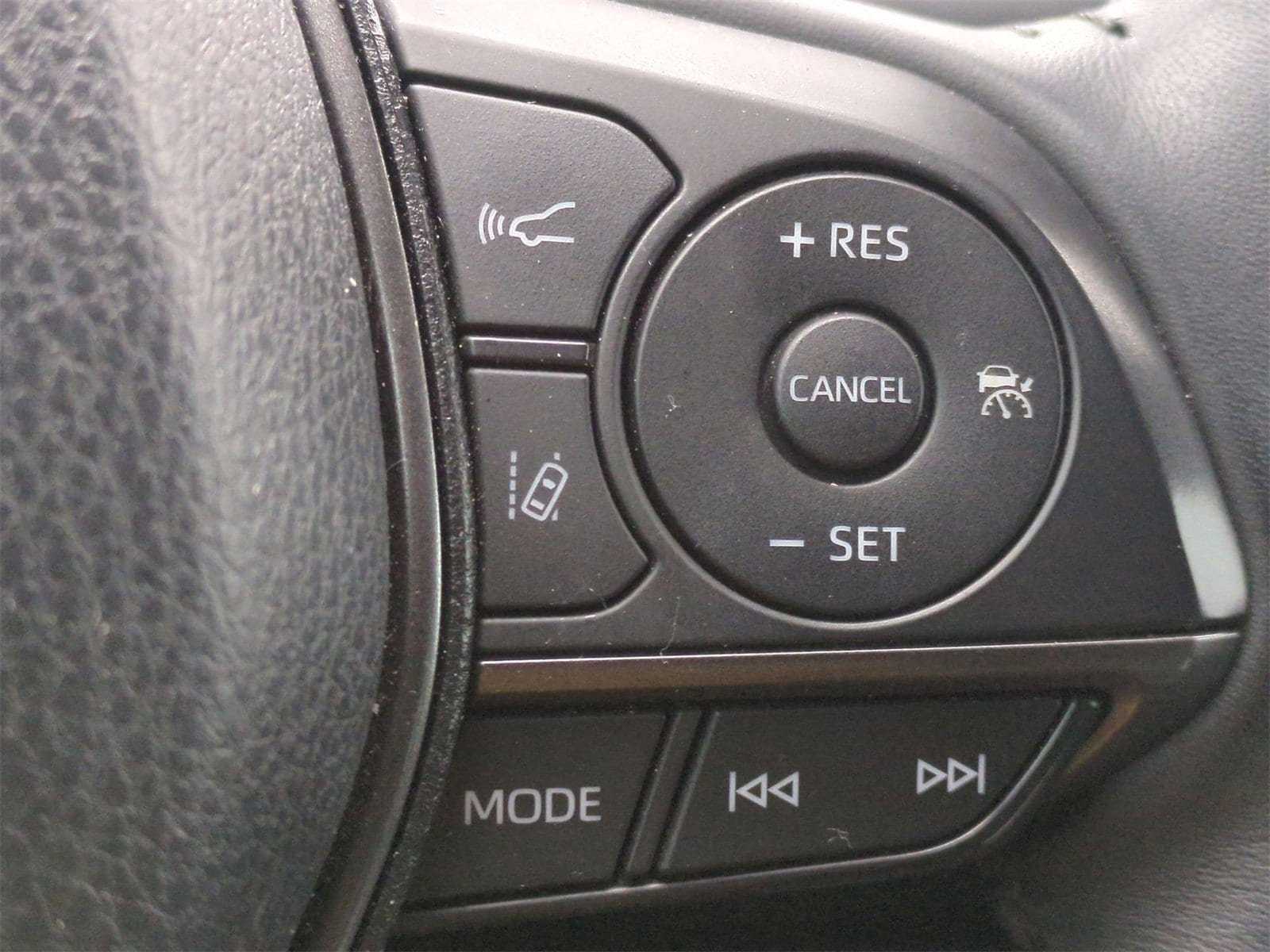 Thumbnail: 2022 Toyota Camry - 24