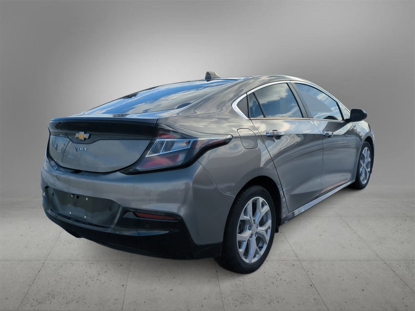 Thumbnail: 2017 Chevrolet Volt - 8