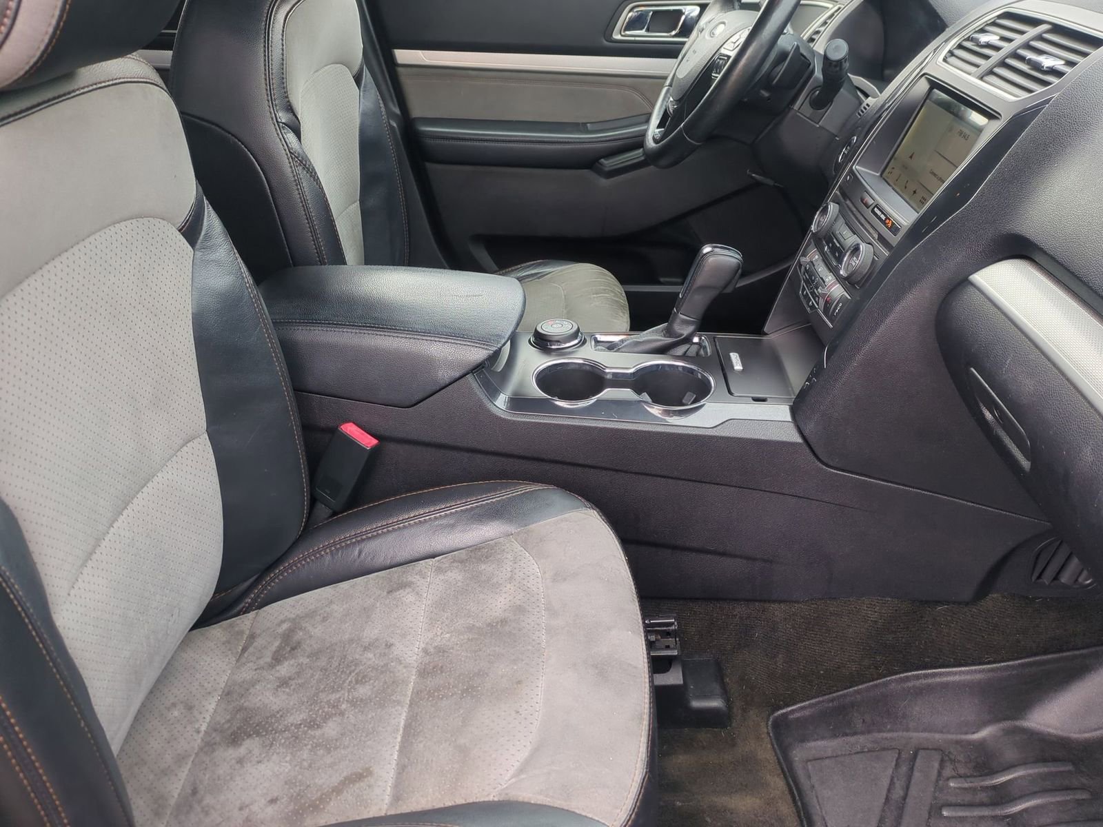 Thumbnail: 2017 Ford Explorer - 23