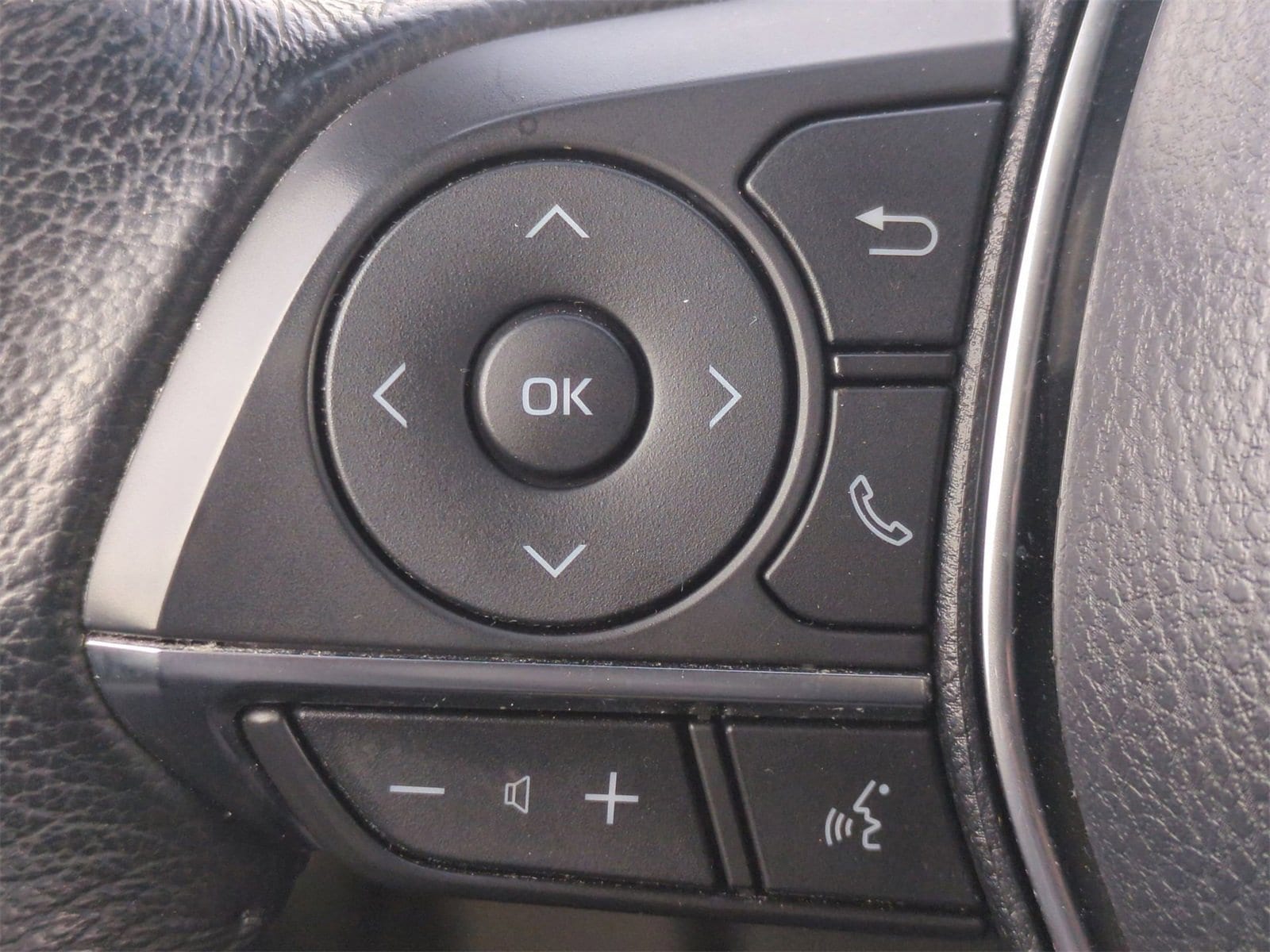 Thumbnail: 2019 Toyota Avalon - 25