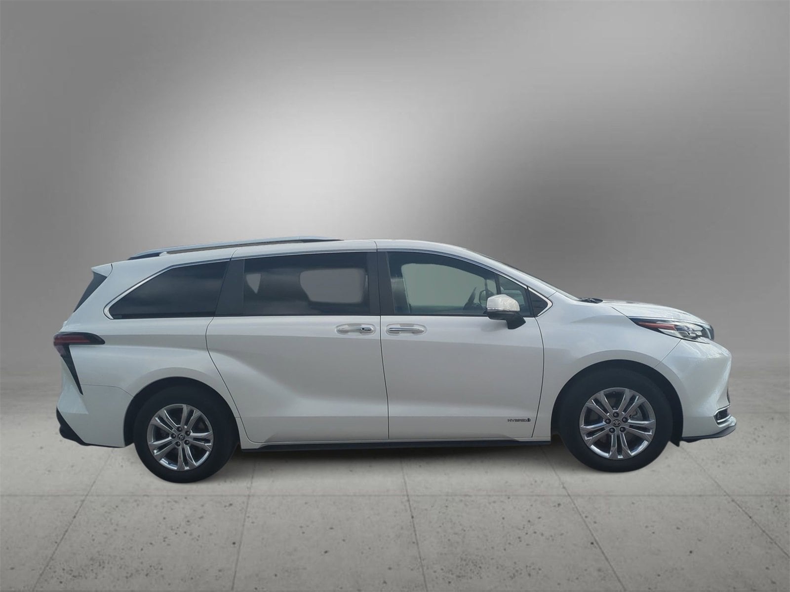 Thumbnail: 2021 Toyota Sienna - 9