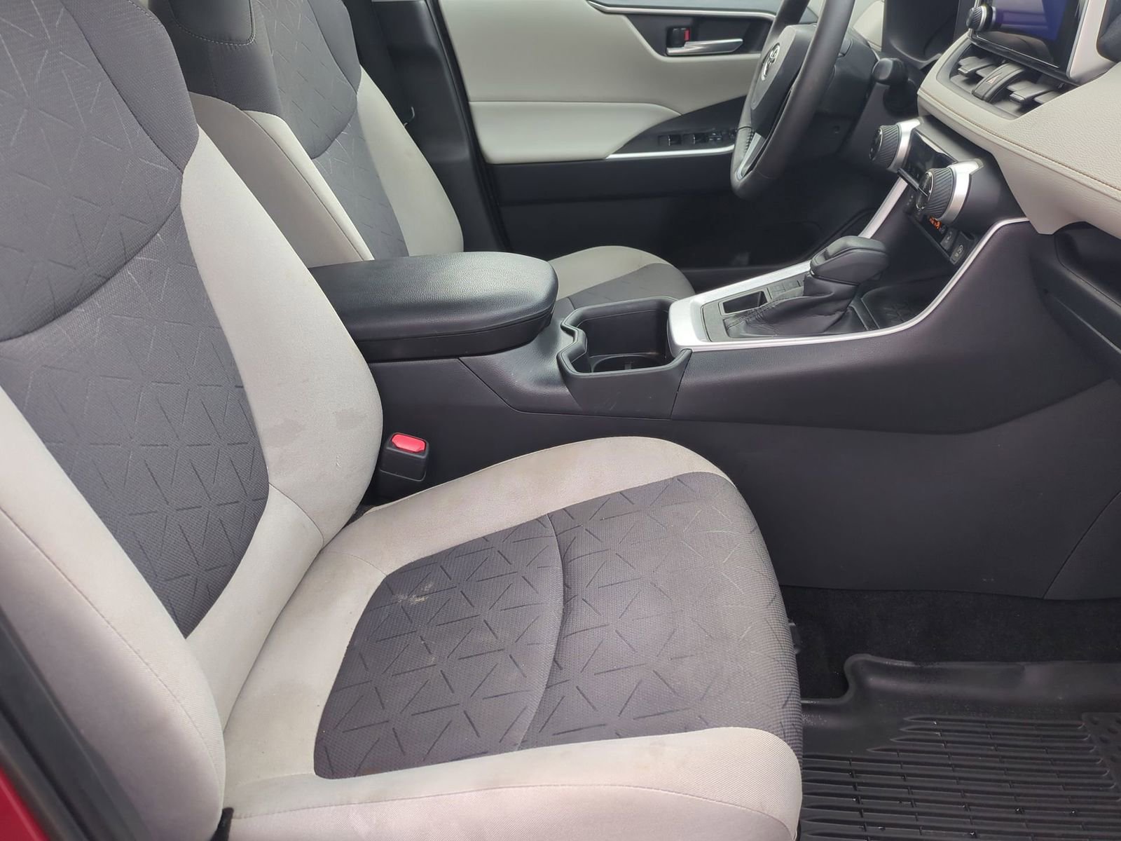 Thumbnail: 2024 Toyota RAV4 - 21