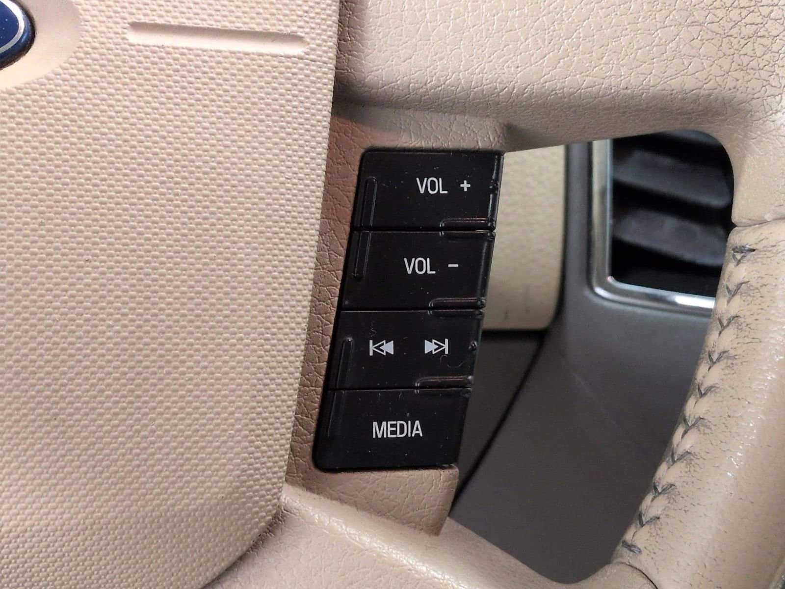 Thumbnail: 2007 Ford Edge - 24