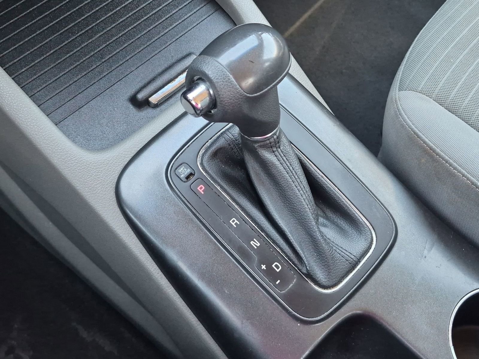 Thumbnail: 2015 Kia Forte - 27
