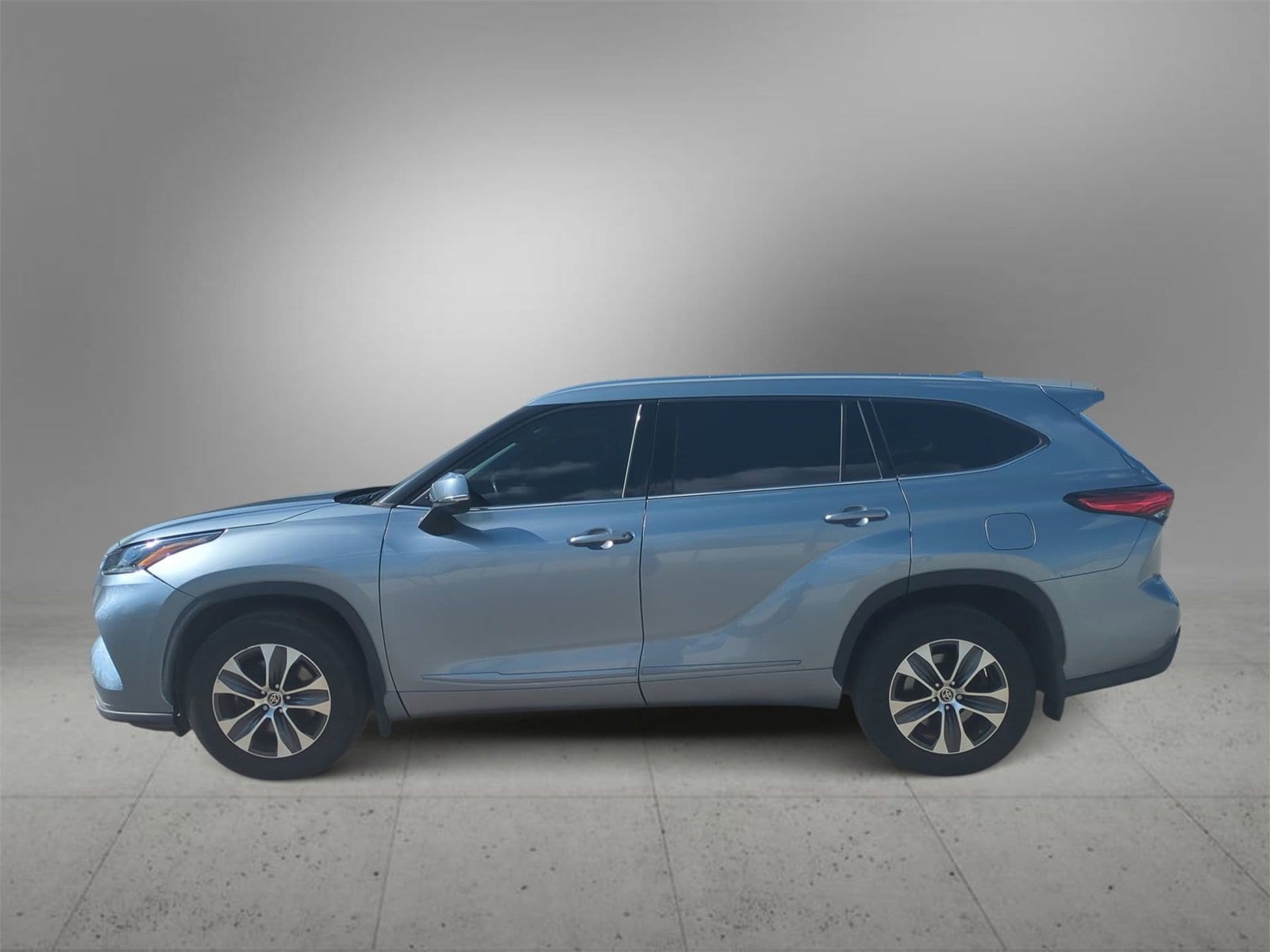 Thumbnail: 2021 Toyota Highlander - 5