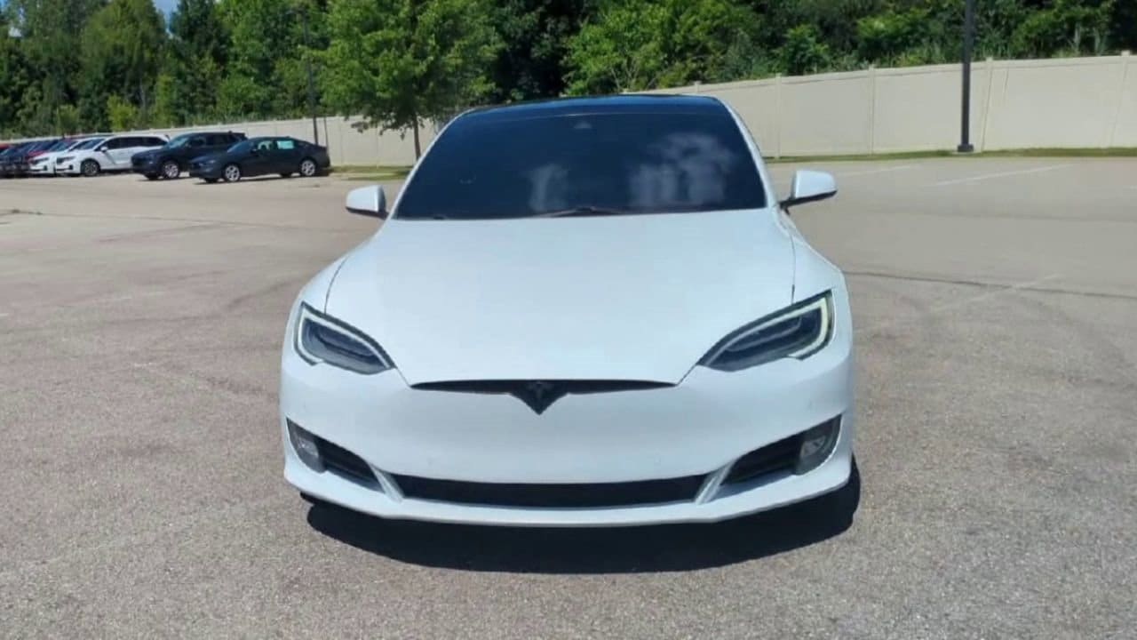 Thumbnail: 2016 Tesla Model S - 3