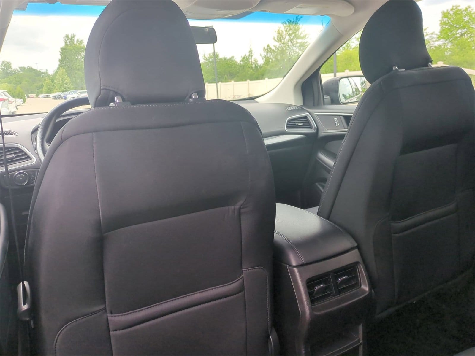 Thumbnail: 2016 Ford Edge - 18